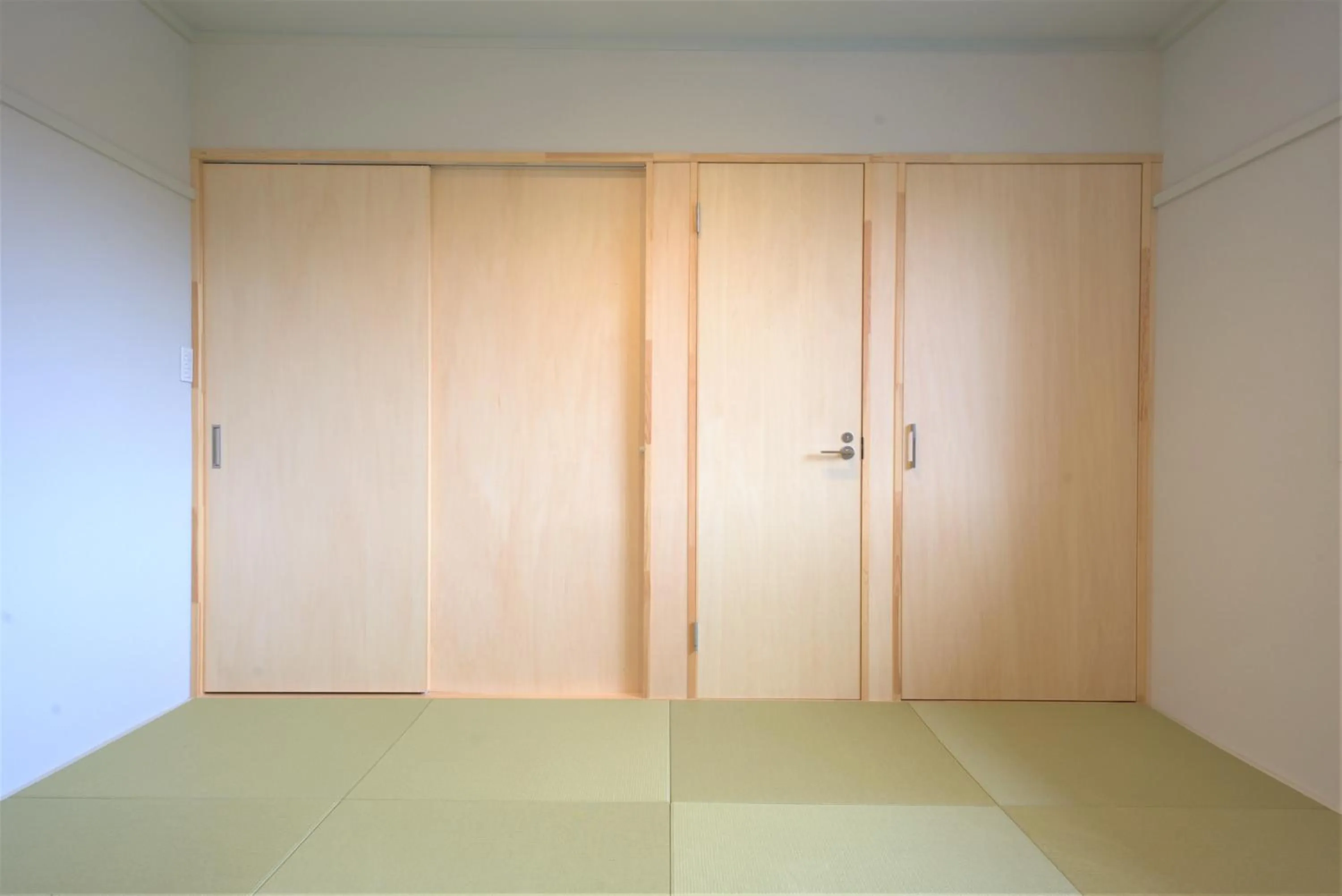 wardrobe in Zen no Yu