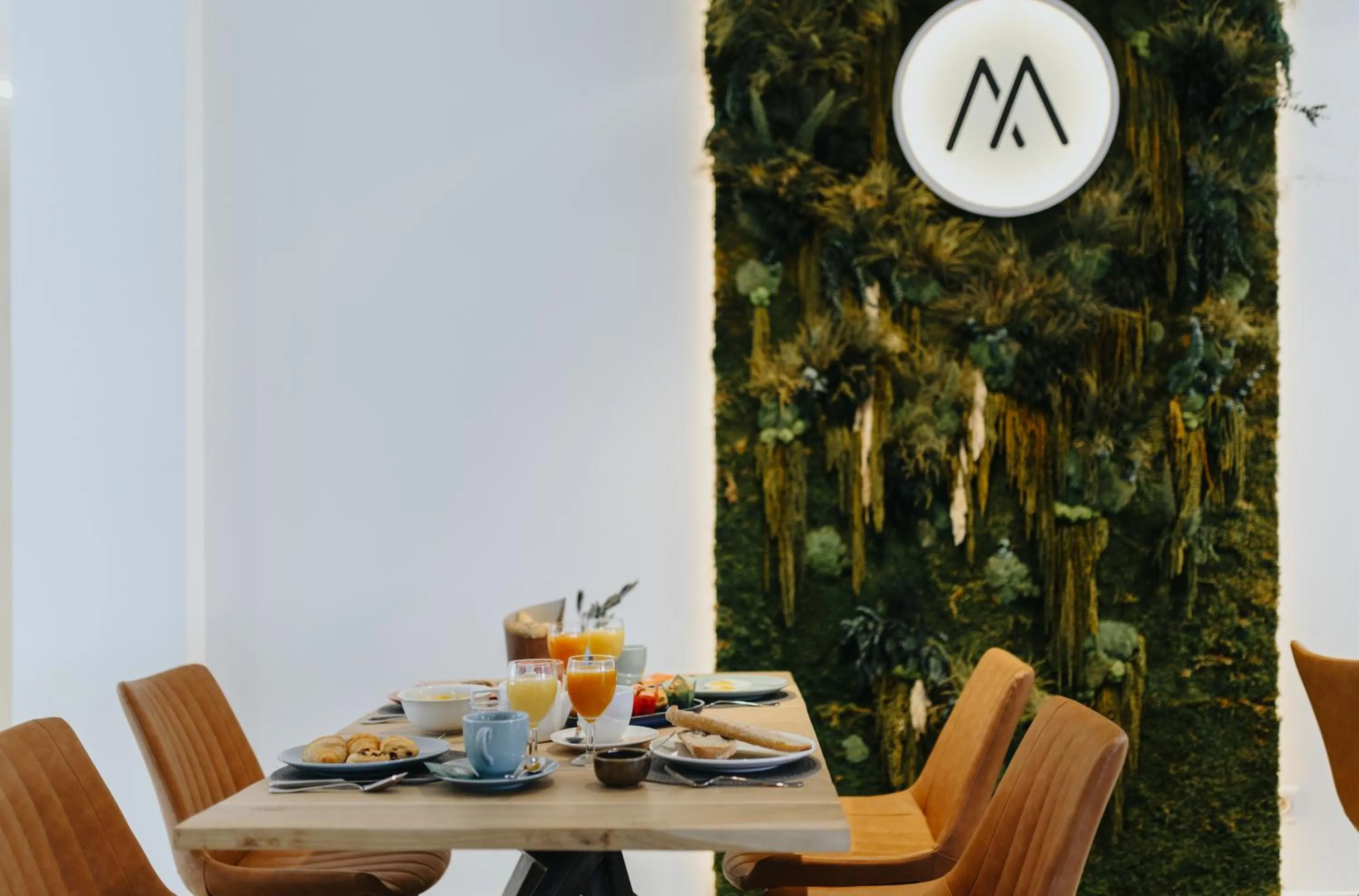 Restaurant/places to eat in Le Meez