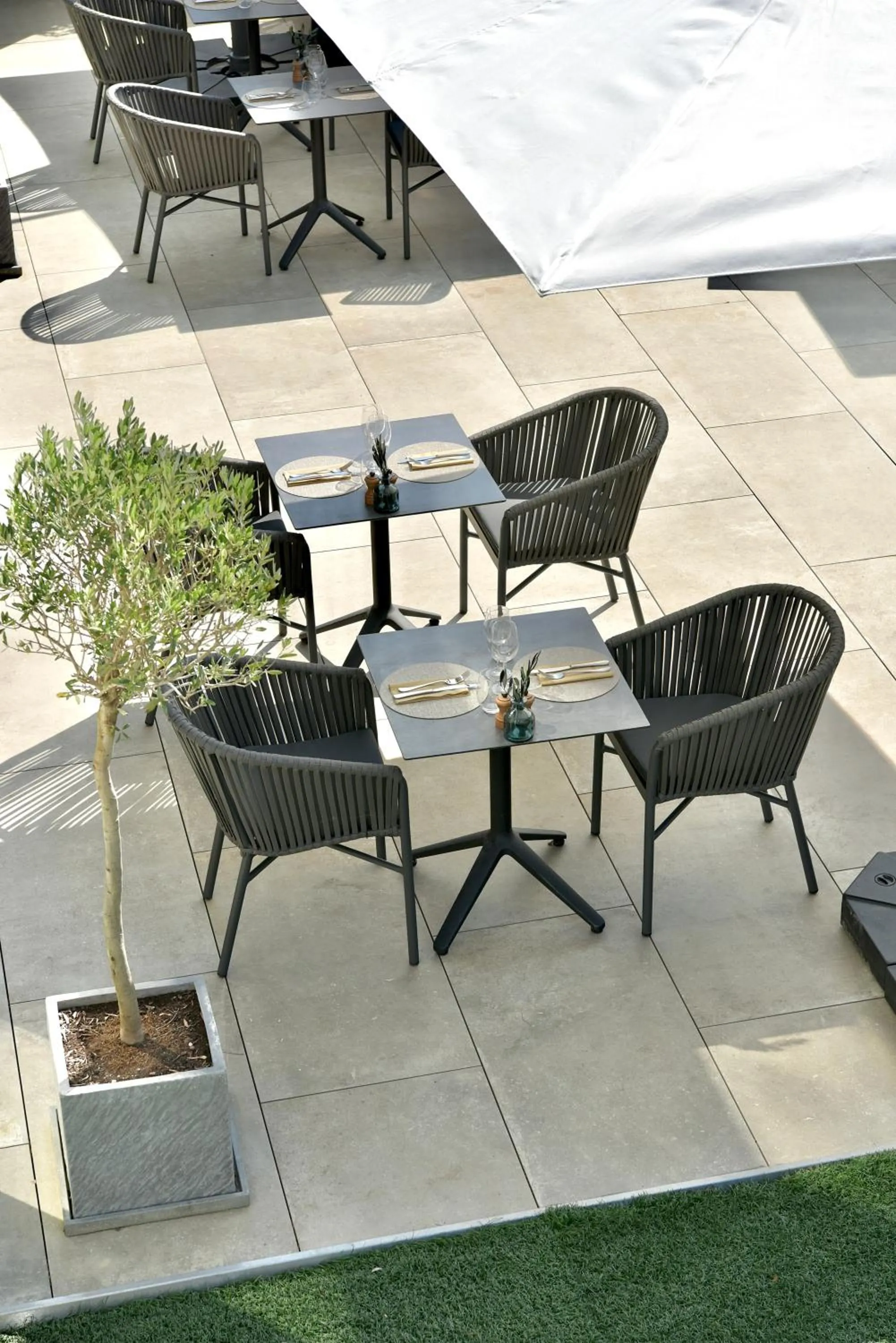 Restaurant/places to eat in Le Meez