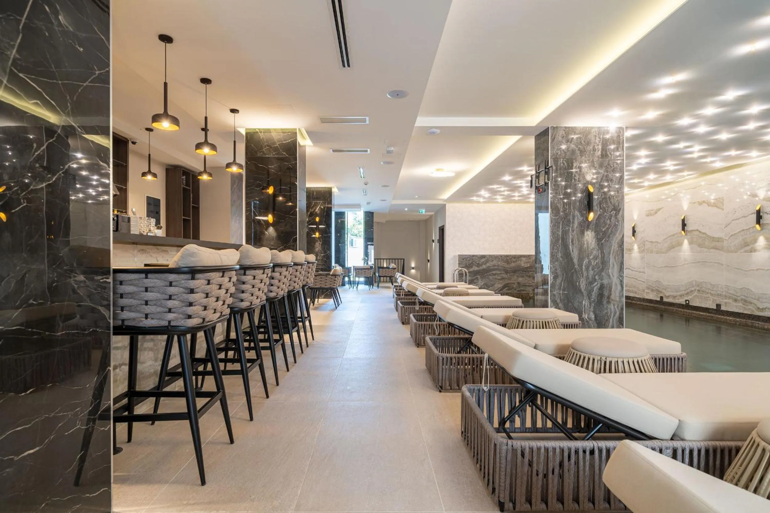 Lounge or bar in Hotel Millennium by Aycon