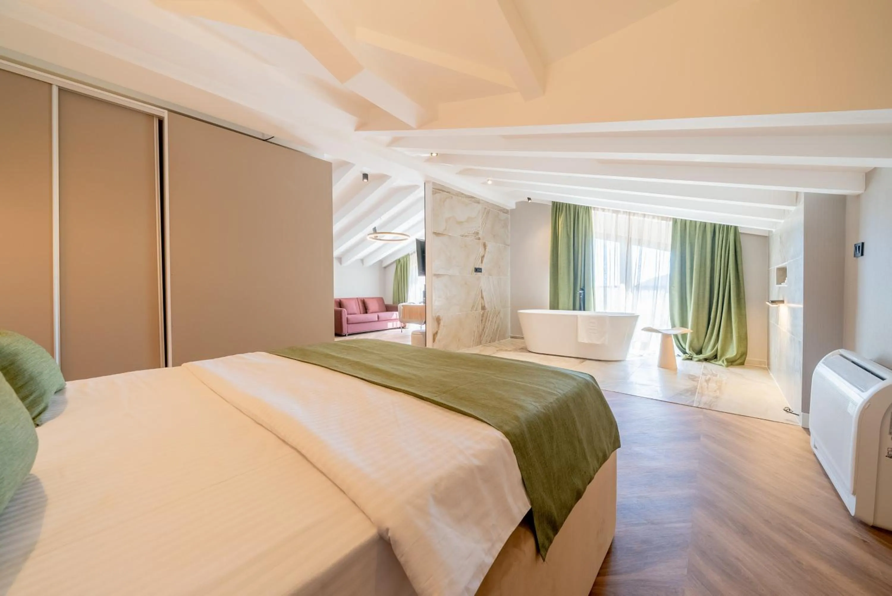 Photo of the whole room, Bed in Hotel Millennium by Aycon