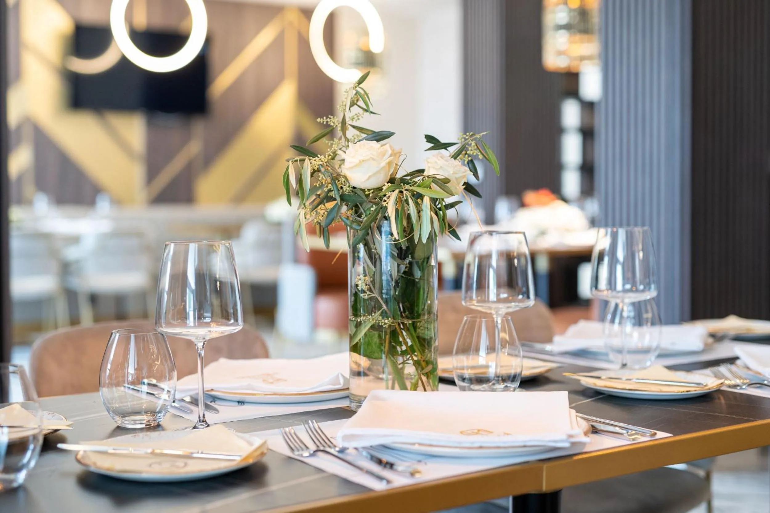 Restaurant/places to eat in Hotel Millennium by Aycon