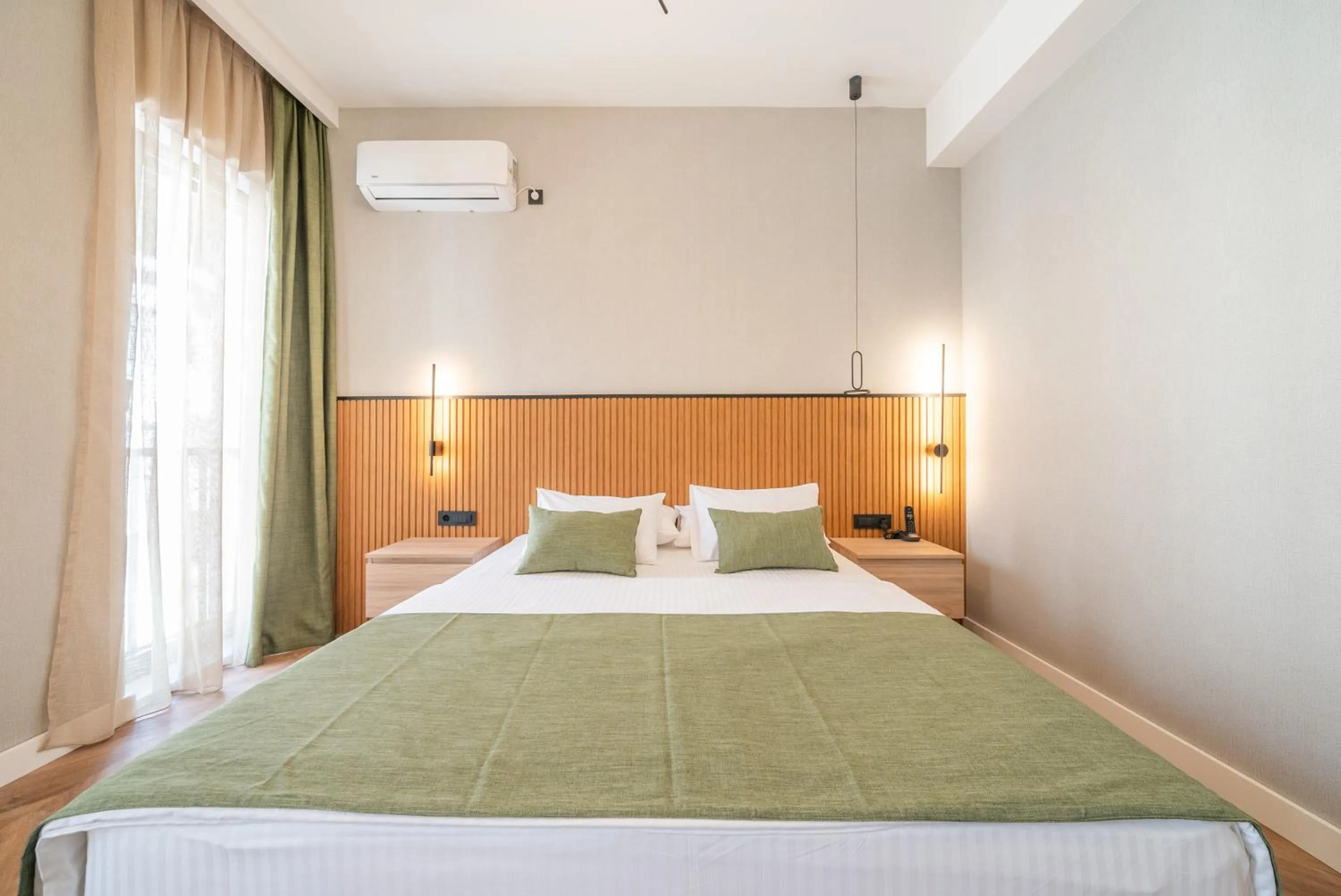 Bed in Hotel Millennium by Aycon