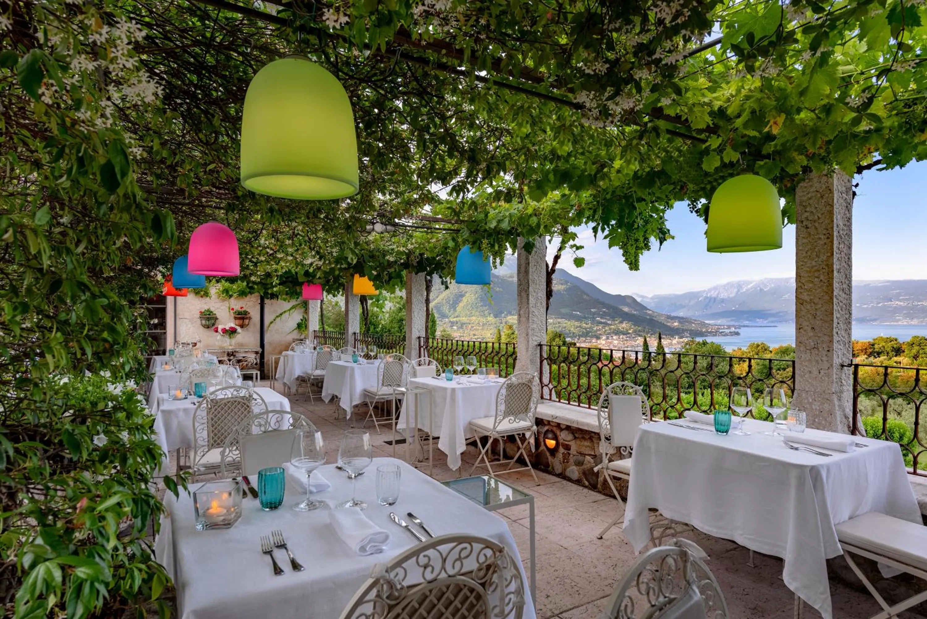 Restaurant/places to eat in Villa Arcadio