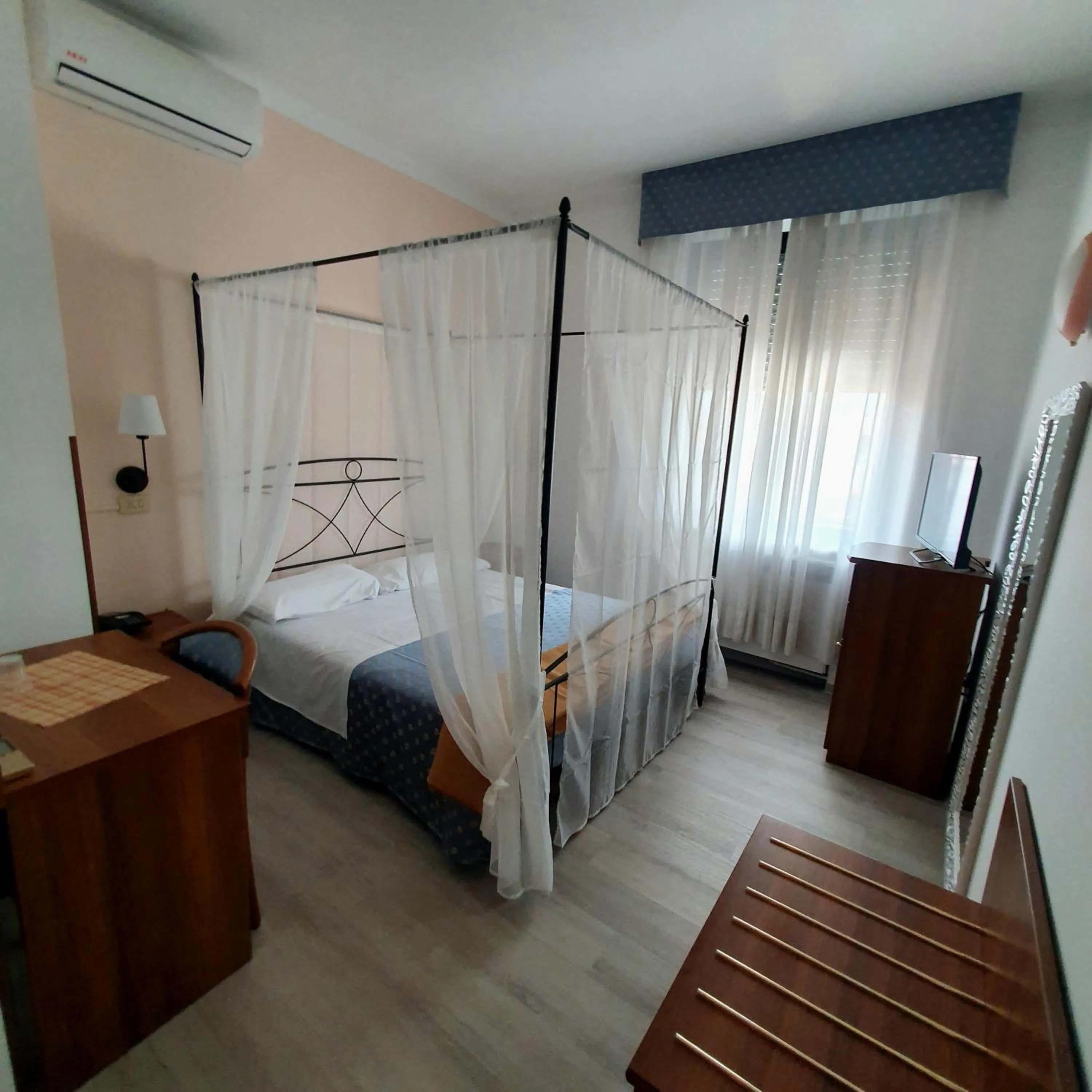 HOTEL PERLA