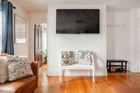 NEW! Family-Friendly Getaway -1 Mi to Dtwn Salem w Roof Deck & Tiki Bar