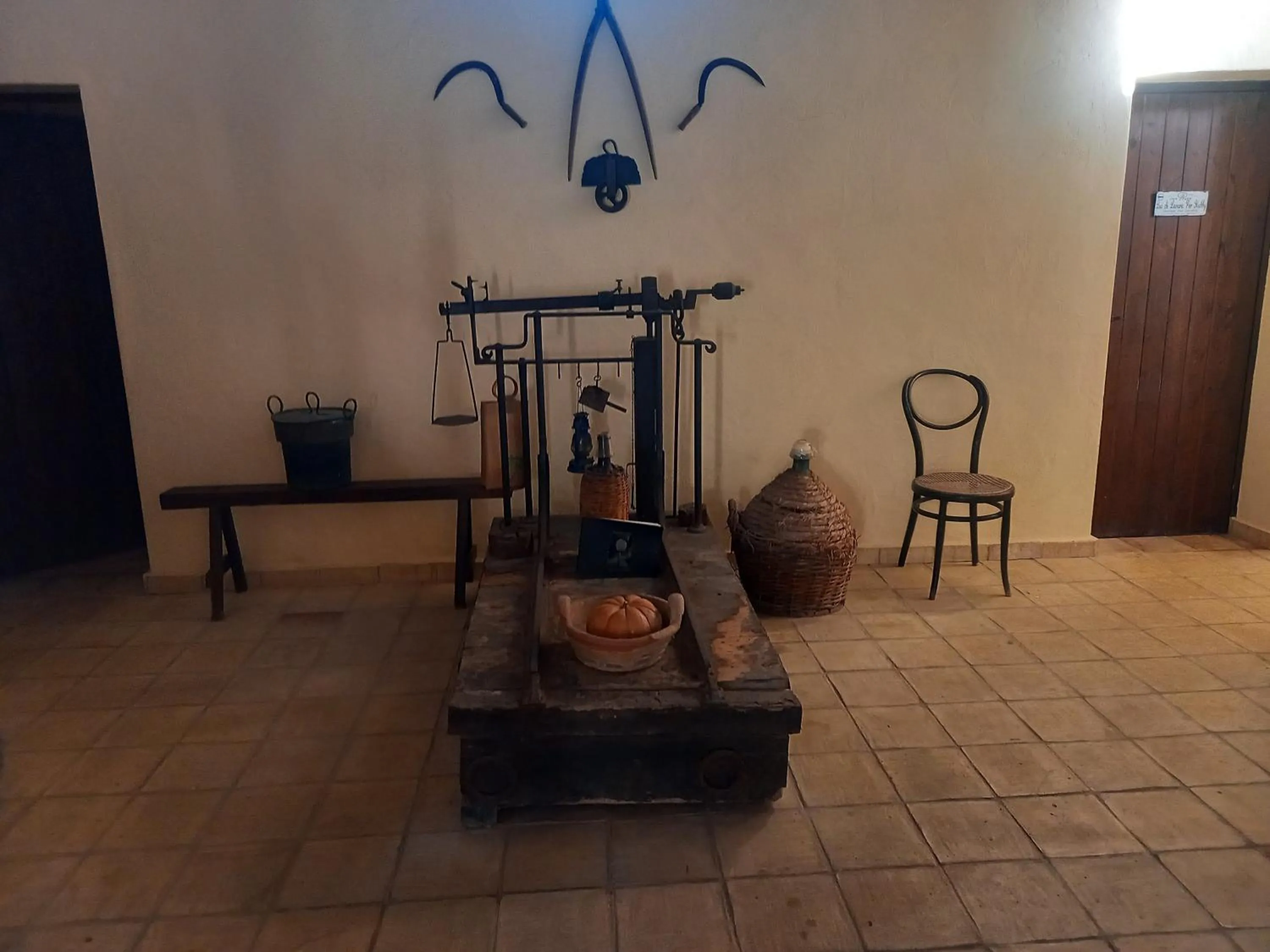 Decorative detail in Baglio Spanò - Antiche Dimore di Sicilia