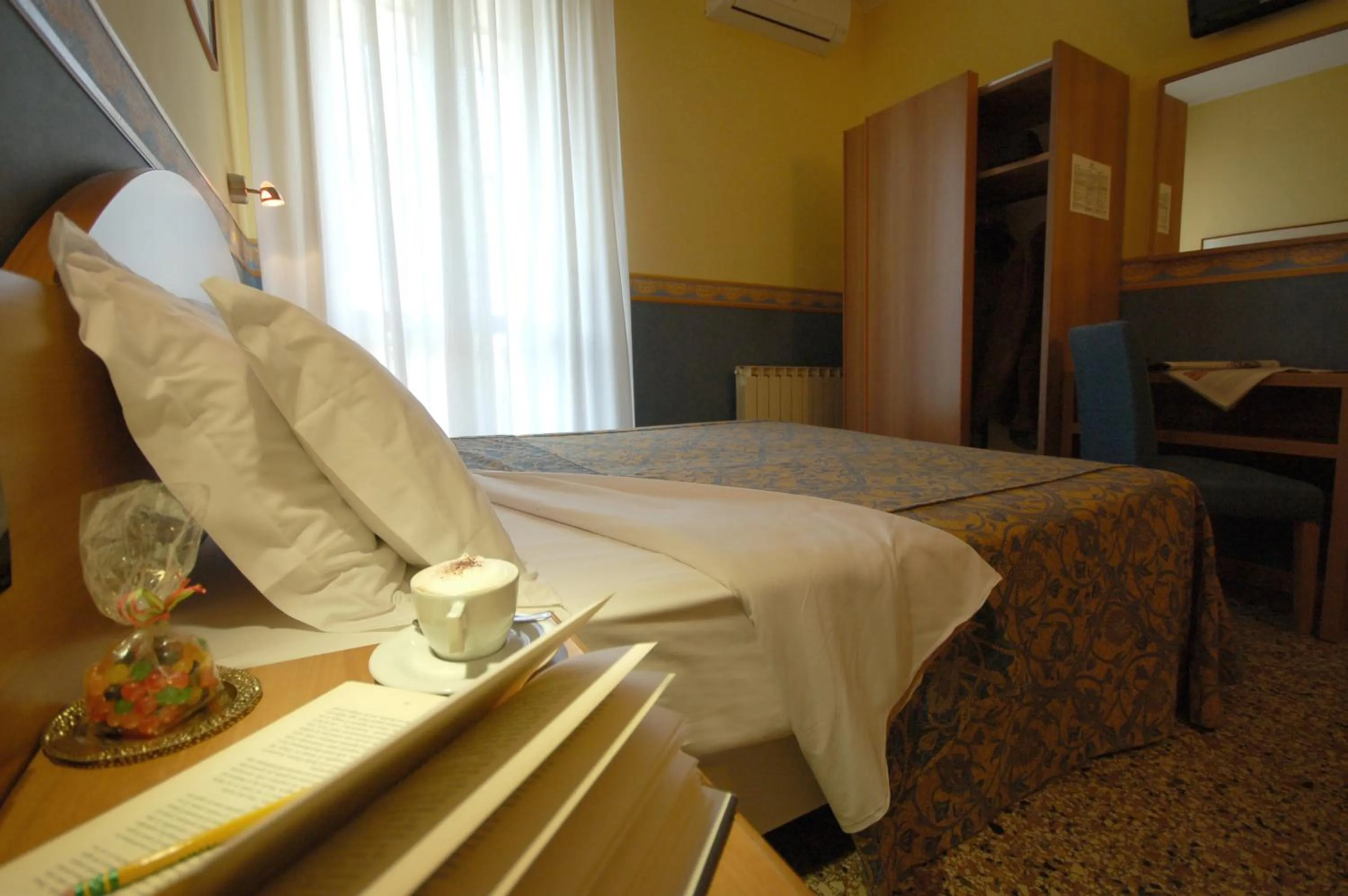 Bed in Antica Villa Graziella Venice - Atika & Atif