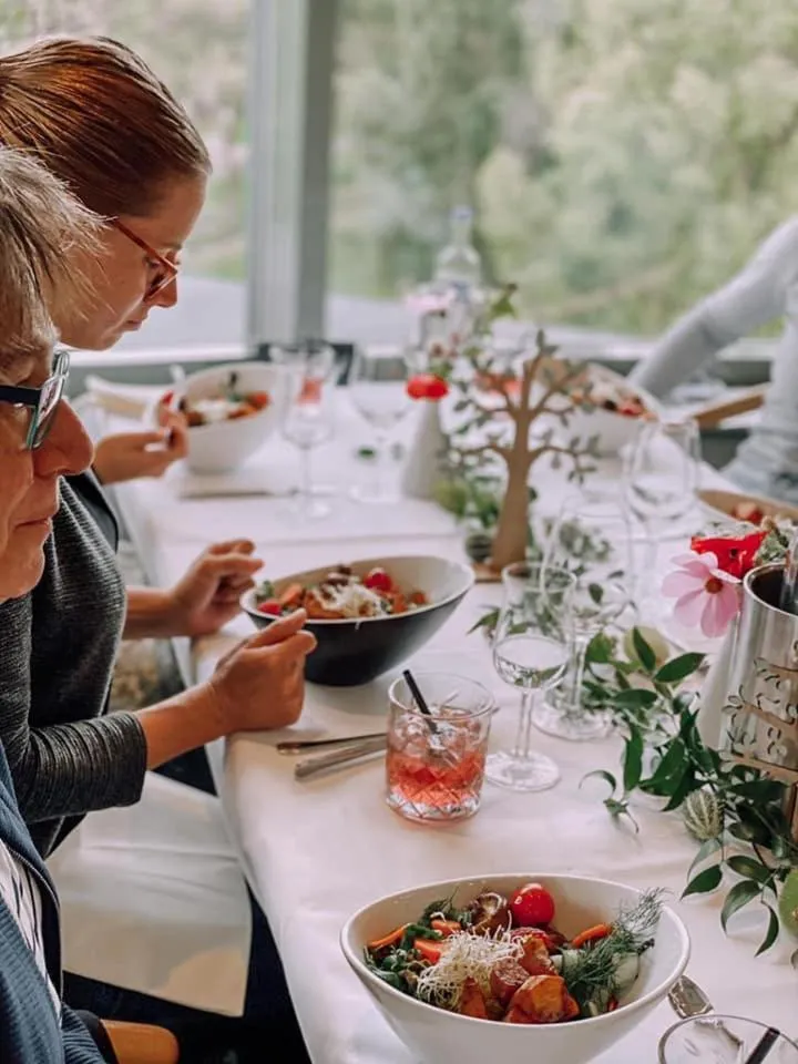 Restaurant/places to eat in Hotel Am Kurpark