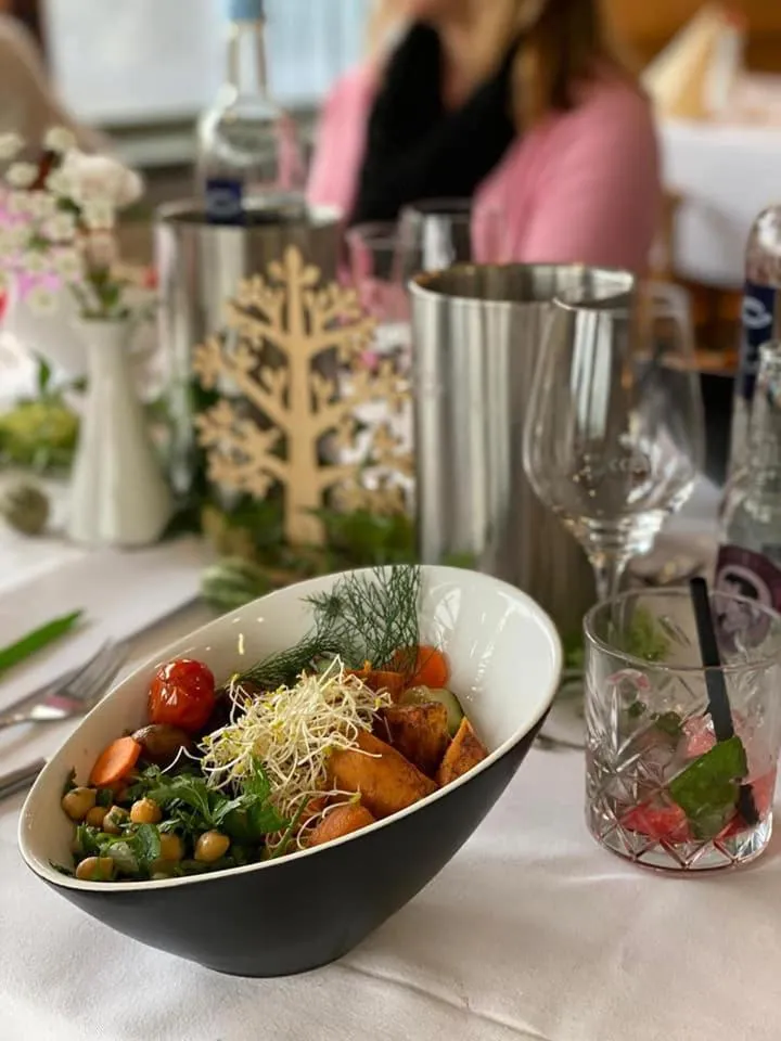 Restaurant/places to eat in Hotel Am Kurpark