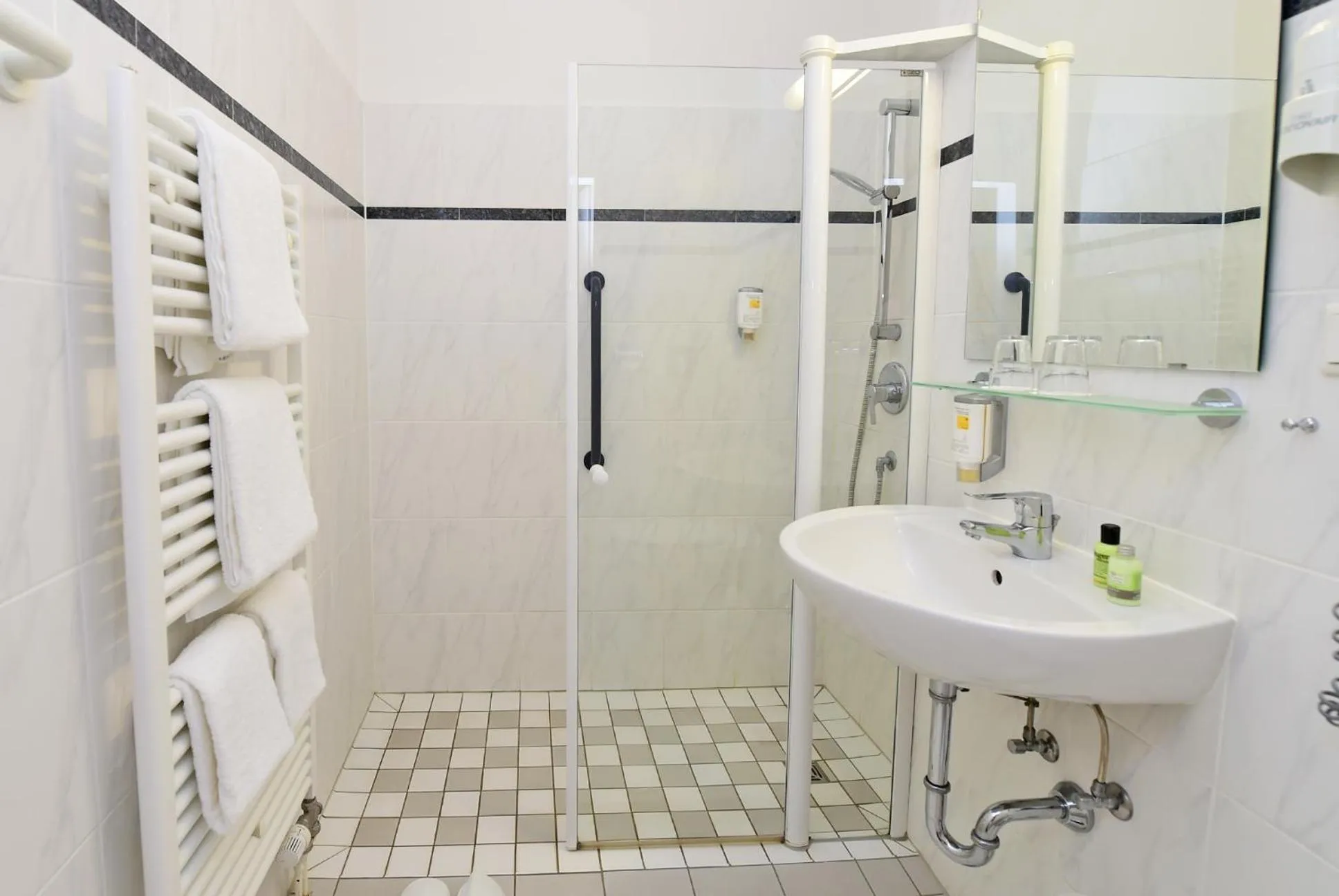 Bathroom in Hotel Am Kurpark