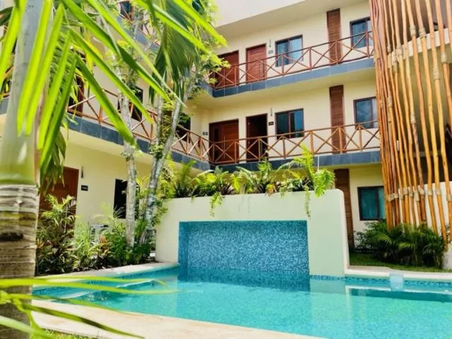 Swimming pool in Hotel Manglar Suites