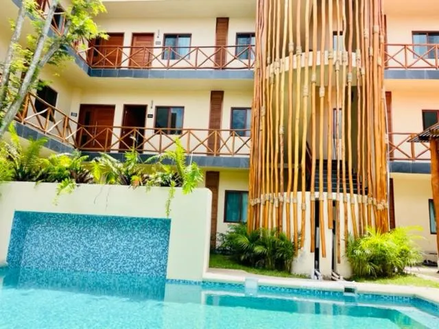 Swimming pool in Hotel Manglar Suites