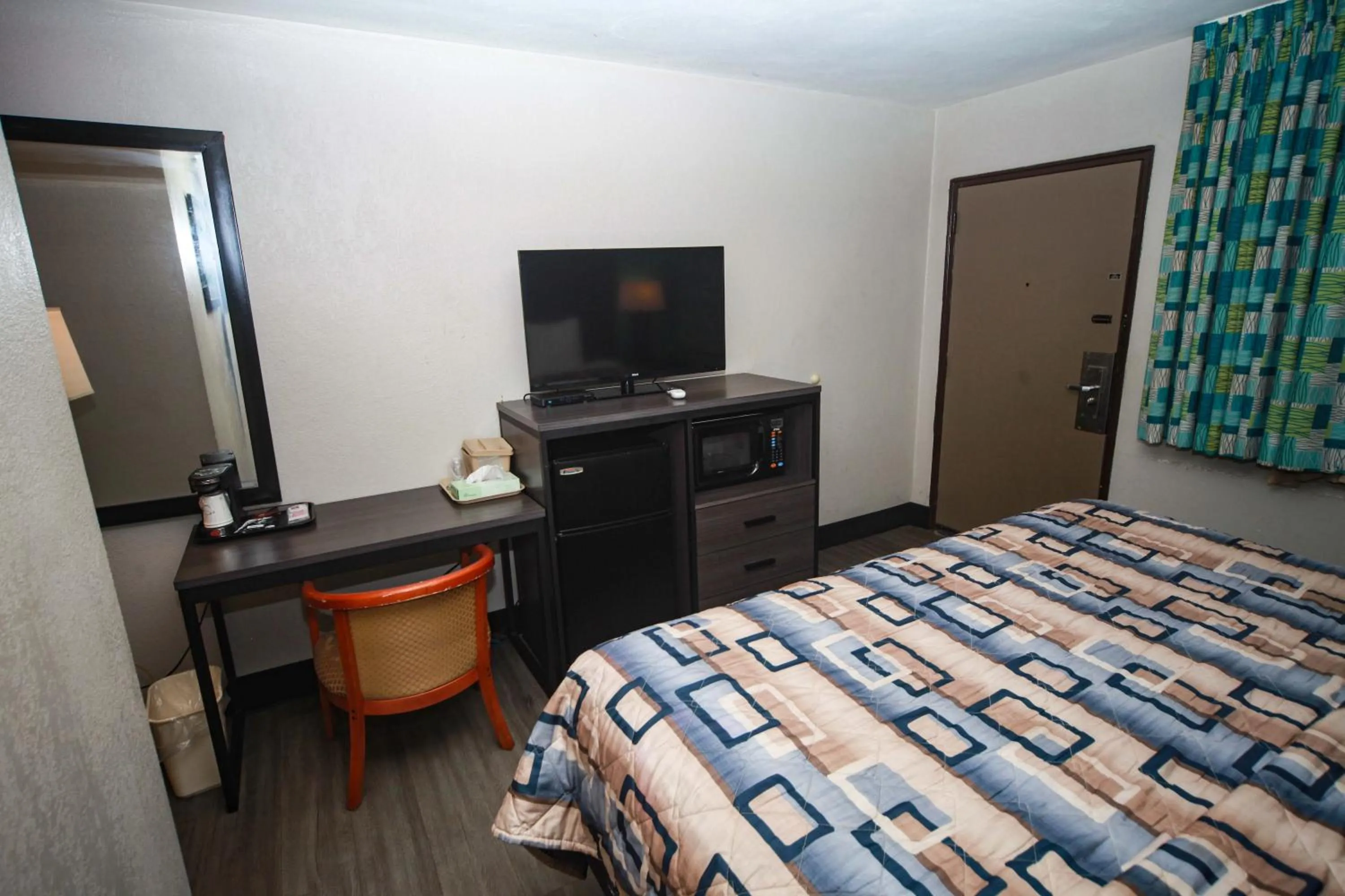 TV and multimedia, Bed in Relax Inn Bradford