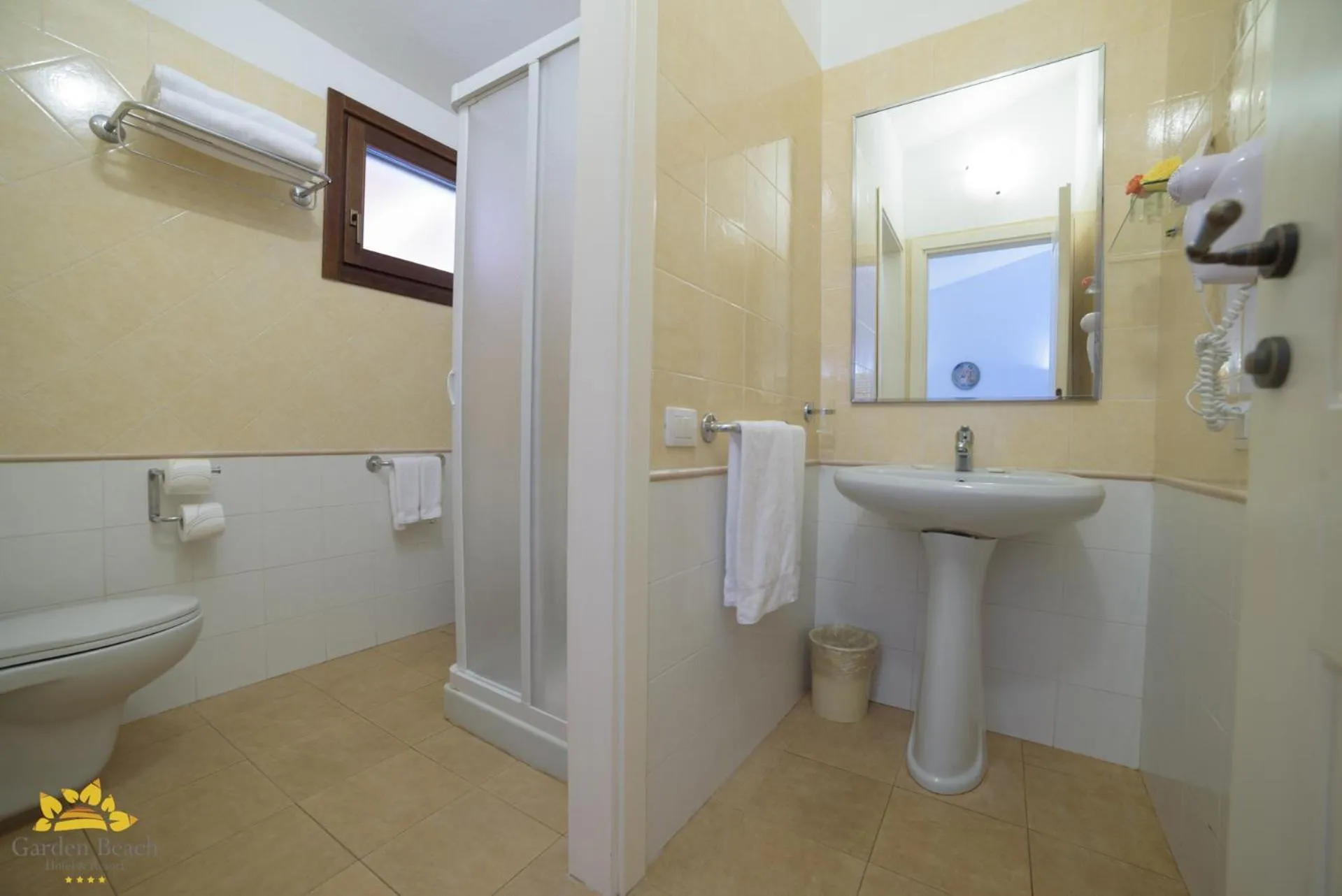 Bathroom in Hotel Garden Beach