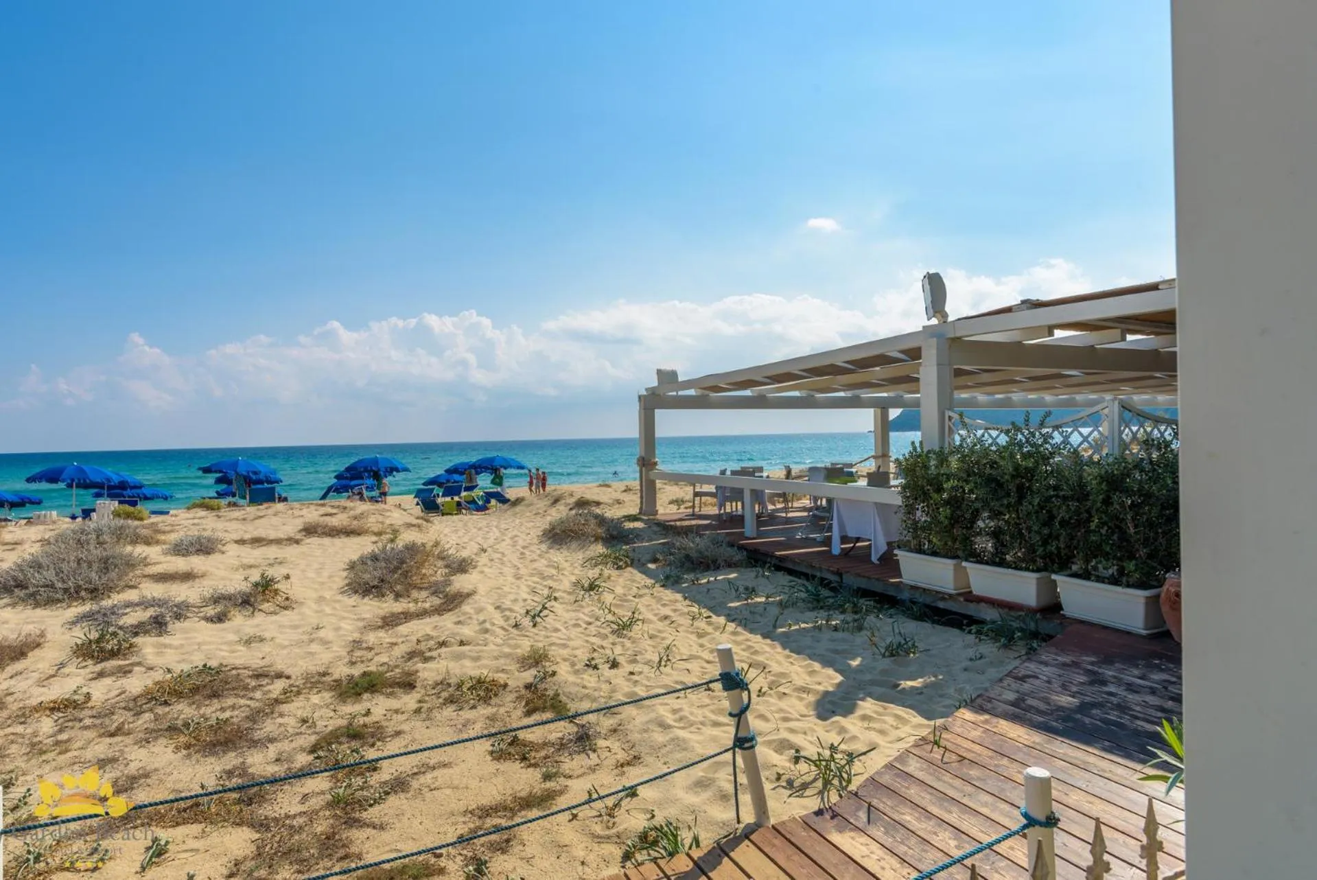 Restaurant/places to eat in Hotel Garden Beach