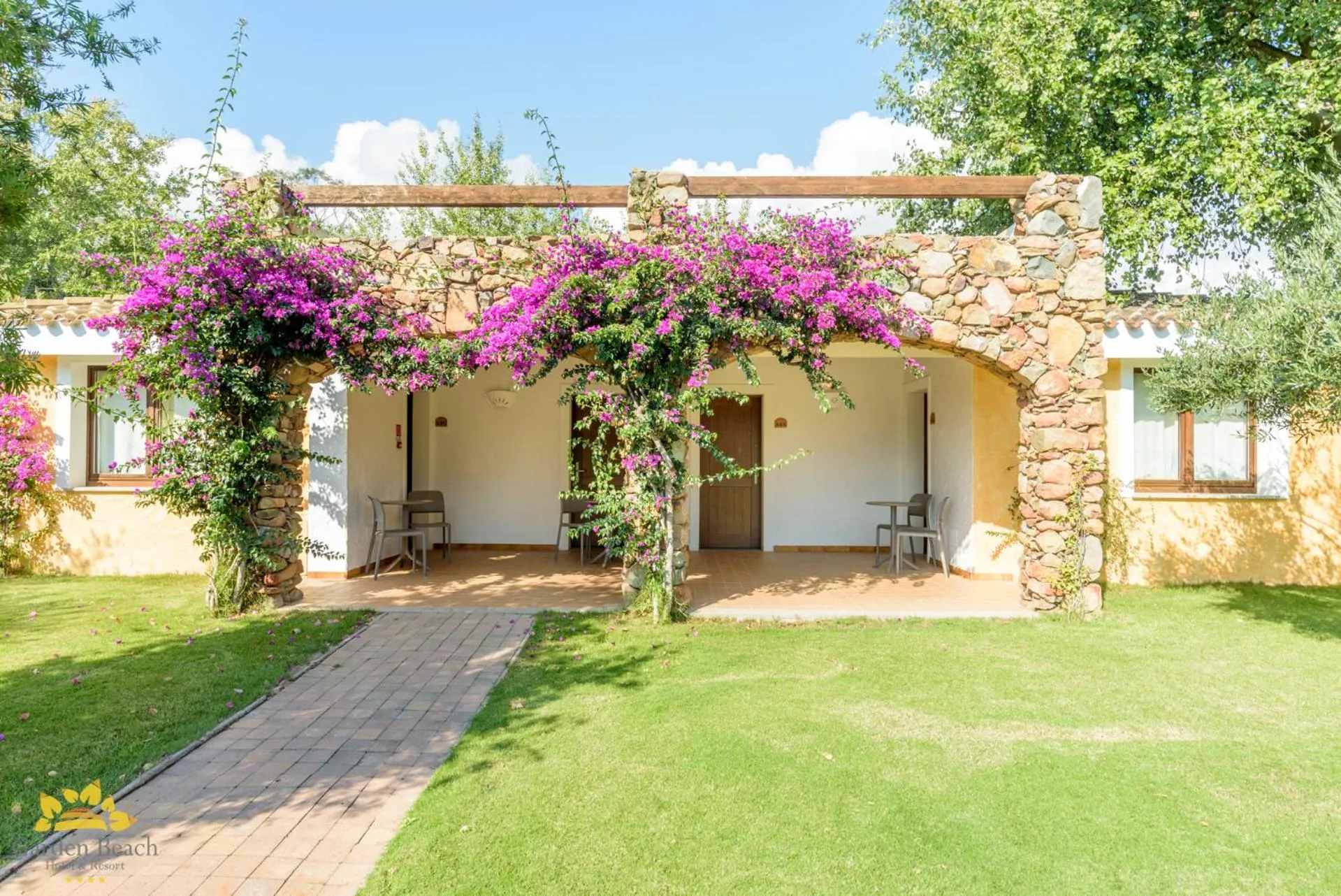 Patio in Hotel Garden Beach