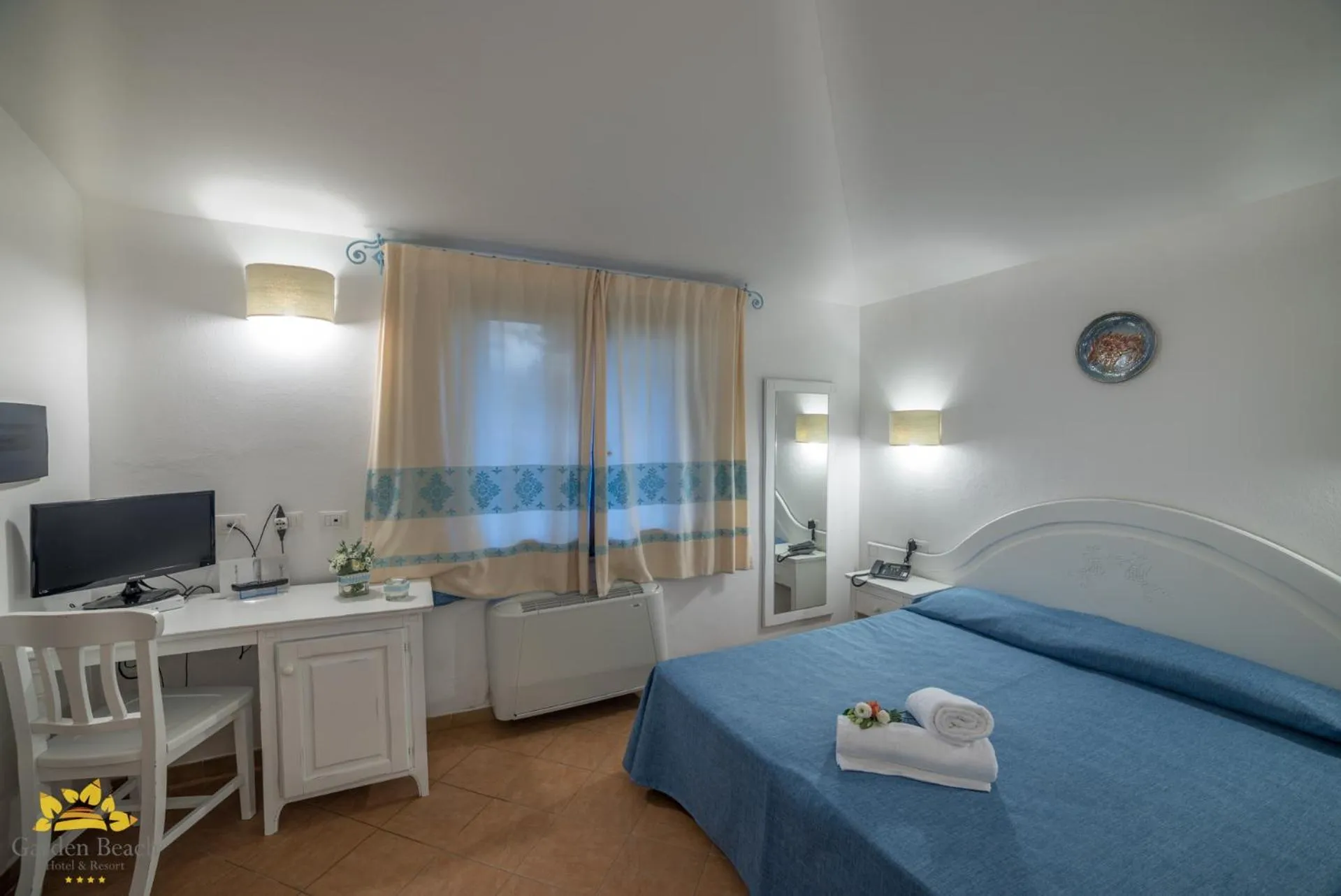 Bedroom, Bed in Hotel Garden Beach