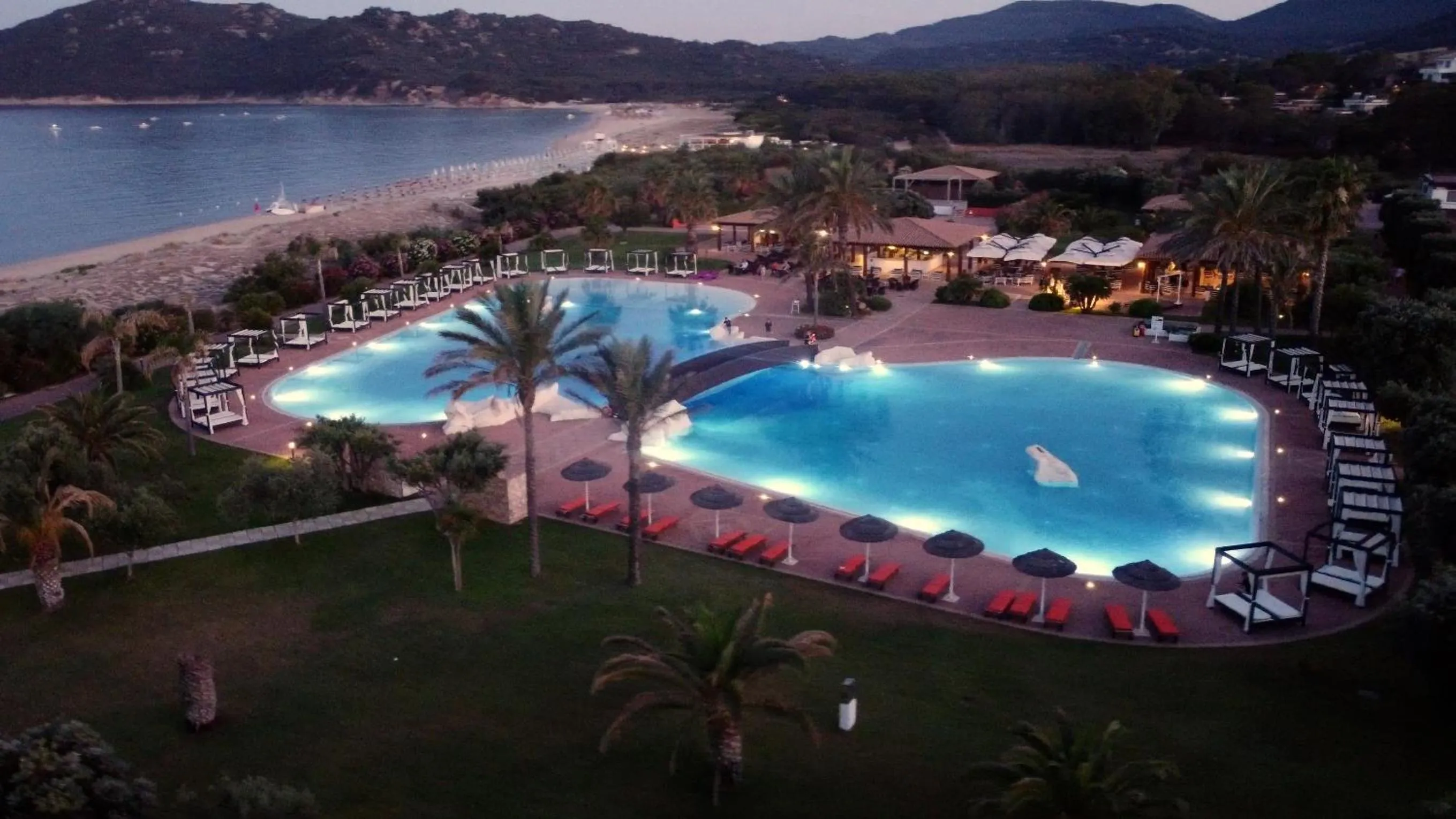 Swimming pool in Hotel Garden Beach