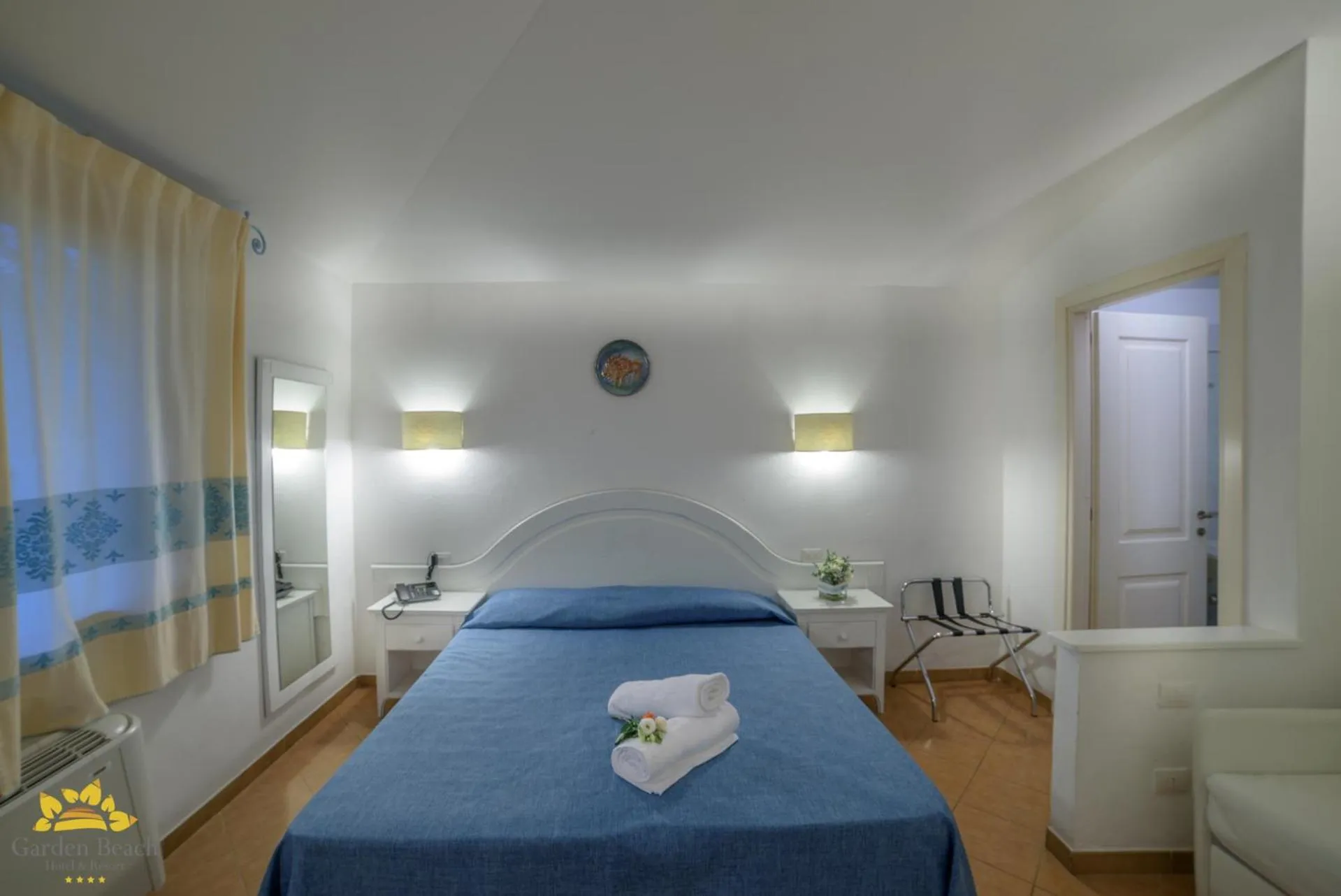 Bedroom, Bed in Hotel Garden Beach