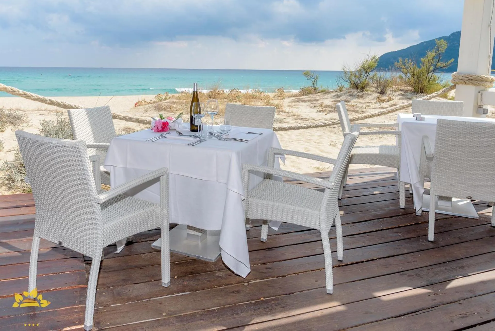 Restaurant/places to eat in Hotel Garden Beach