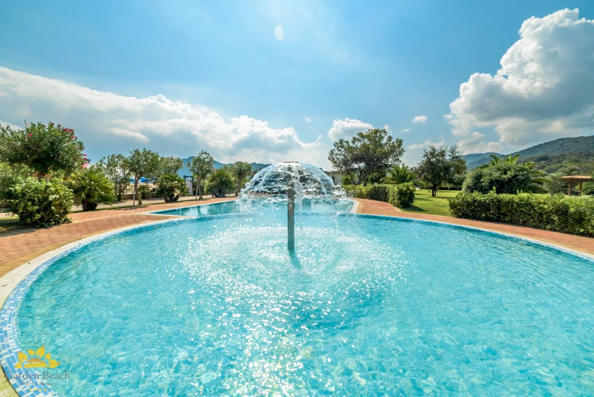 Swimming pool in Hotel Garden Beach