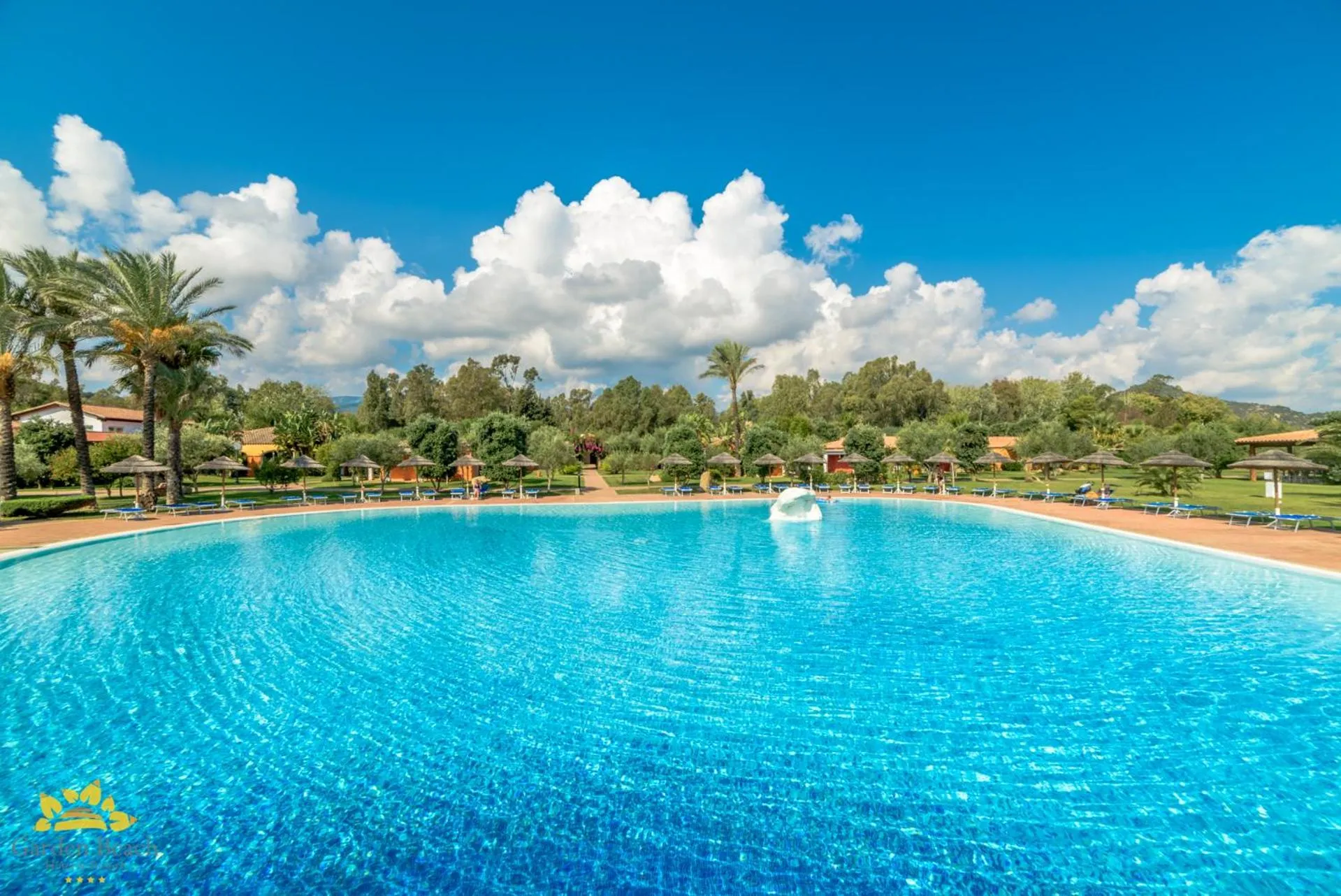 Swimming pool in Hotel Garden Beach