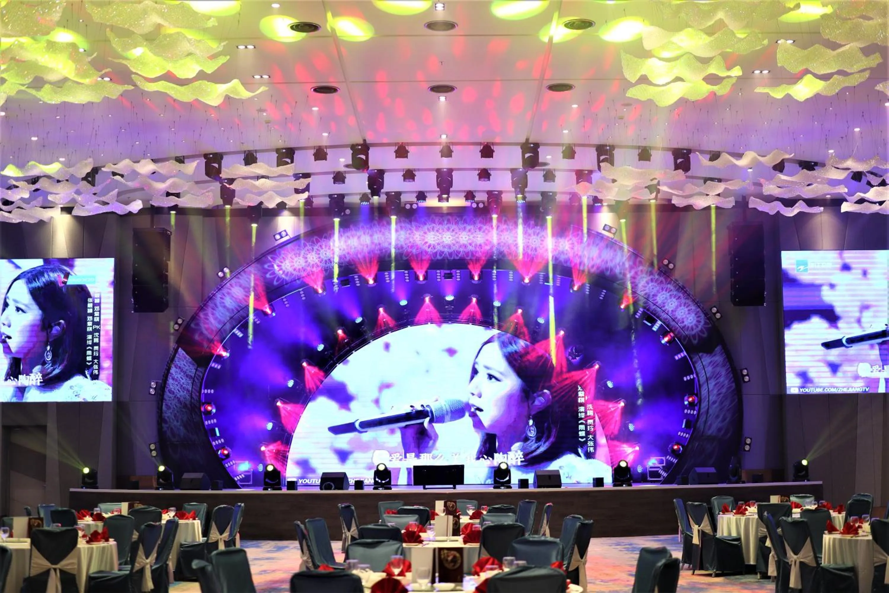 Evening entertainment in KSL ESPLANADE HOTEL with HOT SPRING