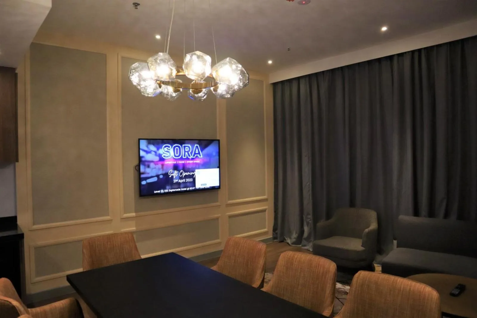 Communal lounge/ TV room in KSL ESPLANADE HOTEL with HOT SPRING