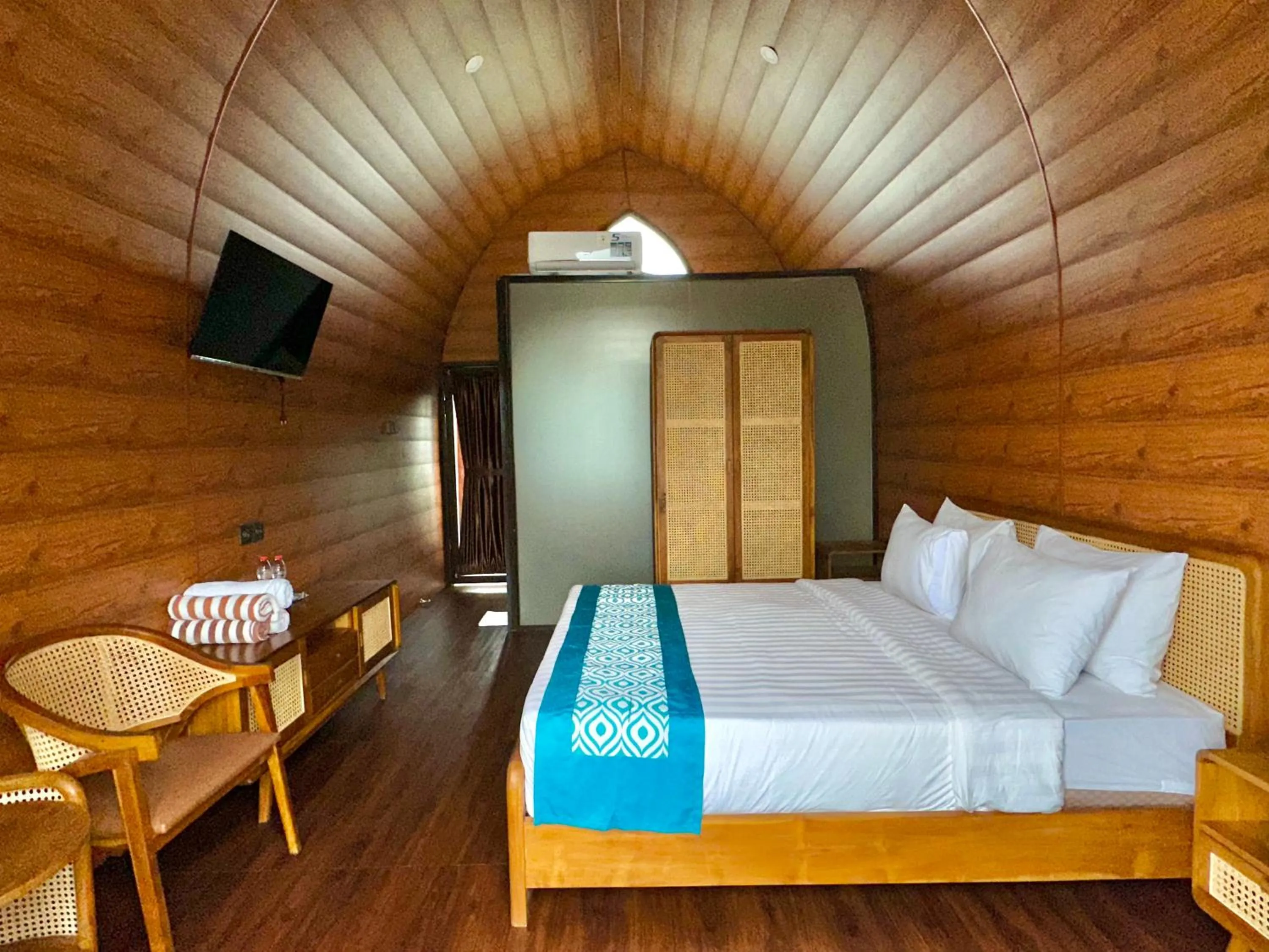 Bedroom, Bed in Nirvana Hotel Resort Tetebatu