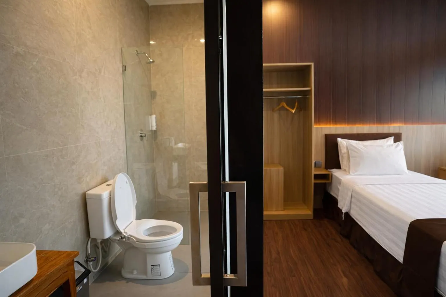 Bathroom, Bed in Nirvana Hotel Resort Tetebatu