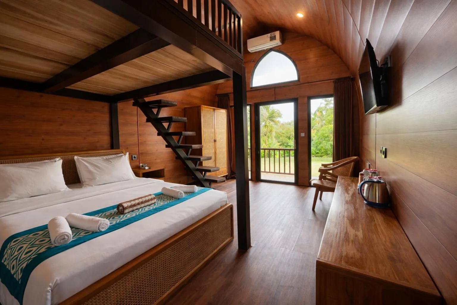 Bedroom, Bed in Nirvana Hotel Resort Tetebatu