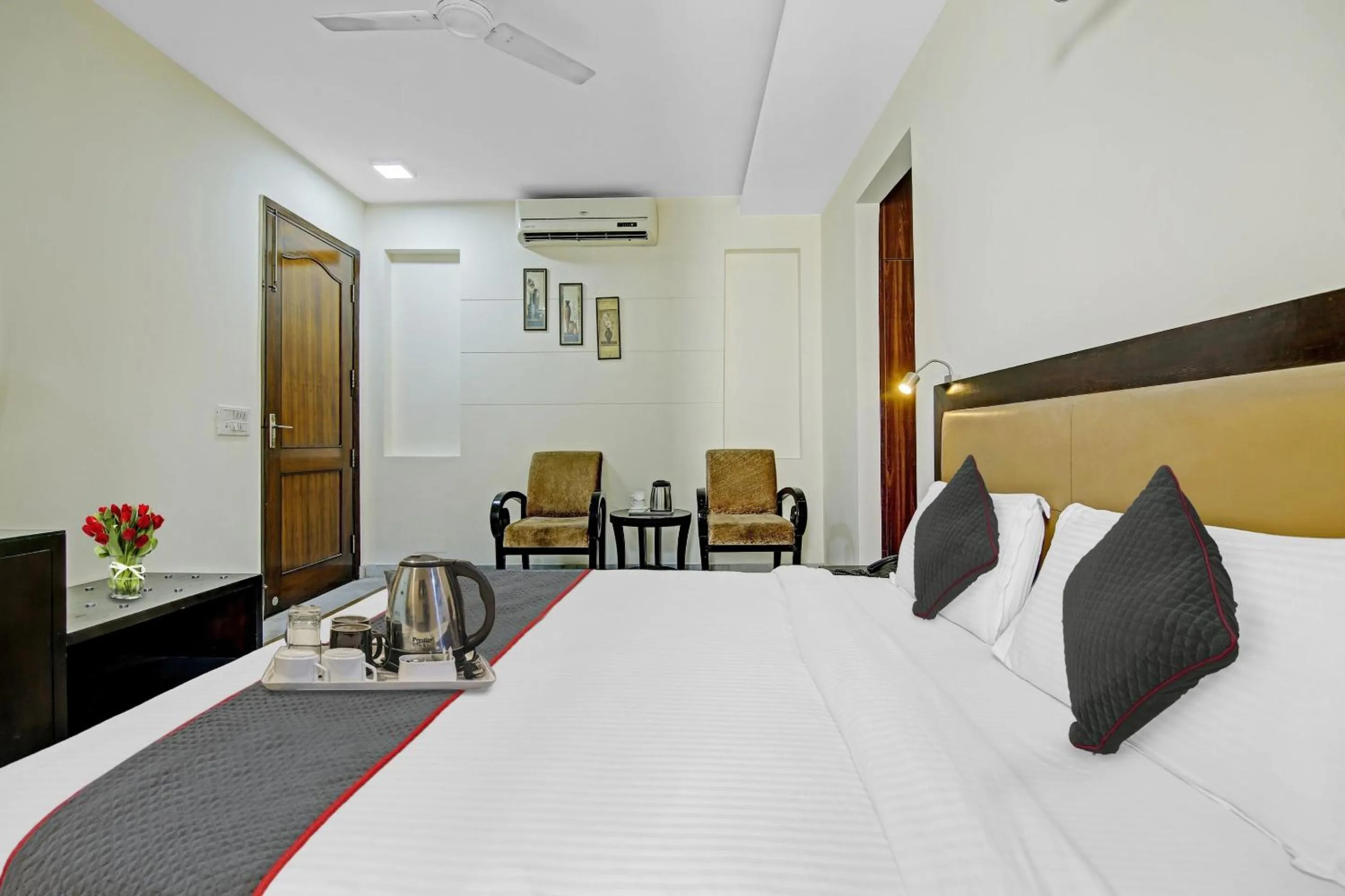 Bedroom in Collection O Imperial Oak Near Leisure Valley Park