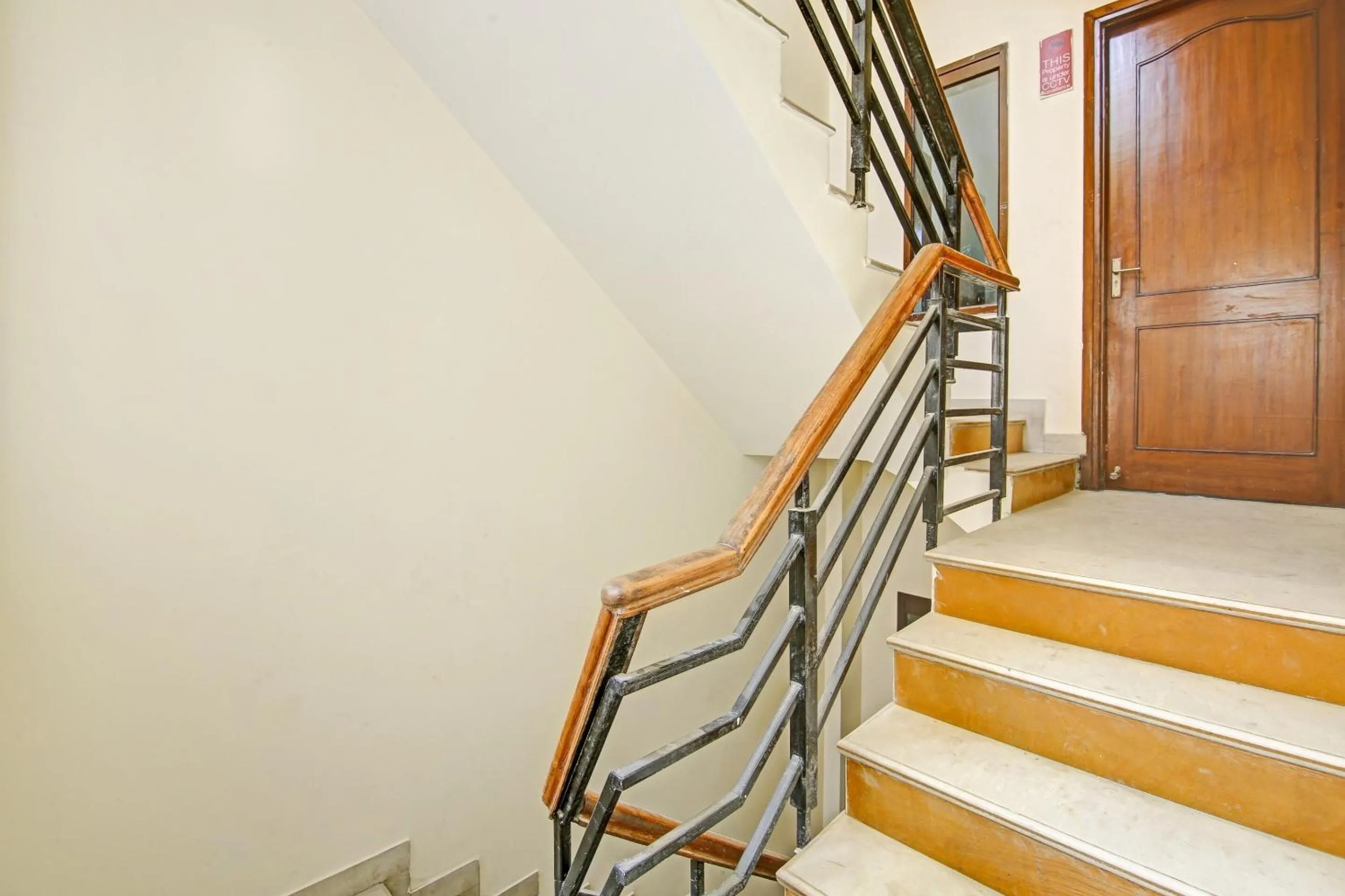 Lobby or reception in Collection O Imperial Oak Near Leisure Valley Park