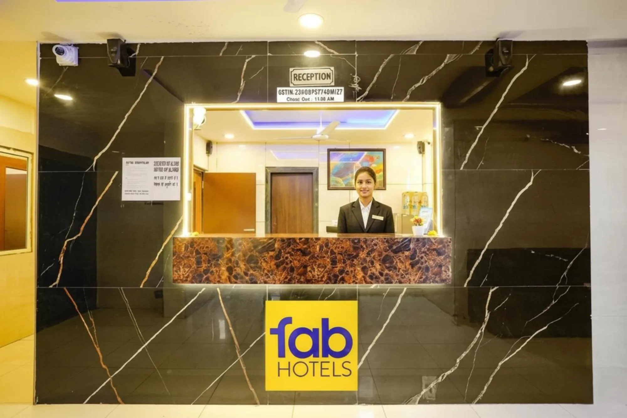 Lobby or reception in FabHotel Uday Vilas