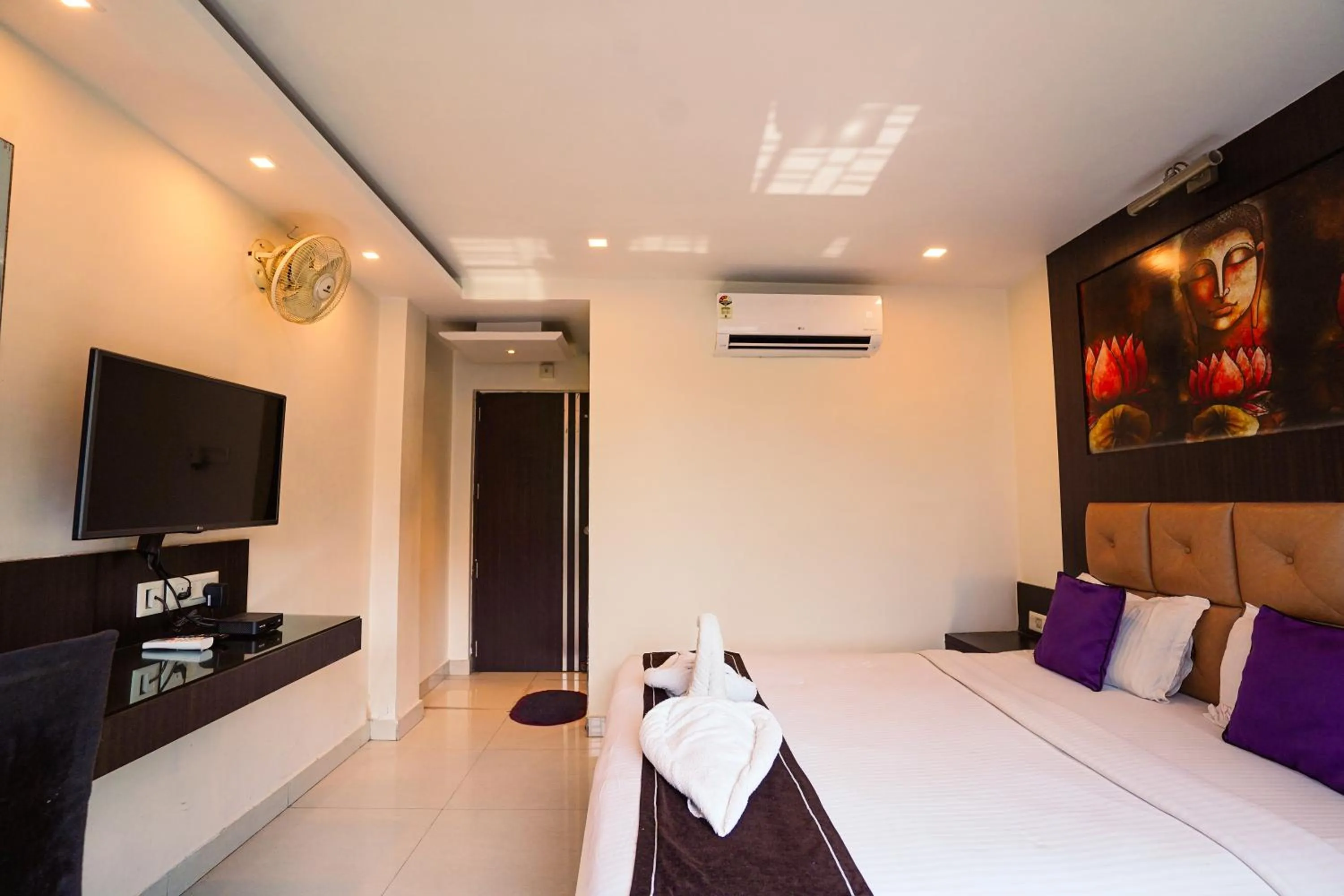 Bed in Sheldon Hotel