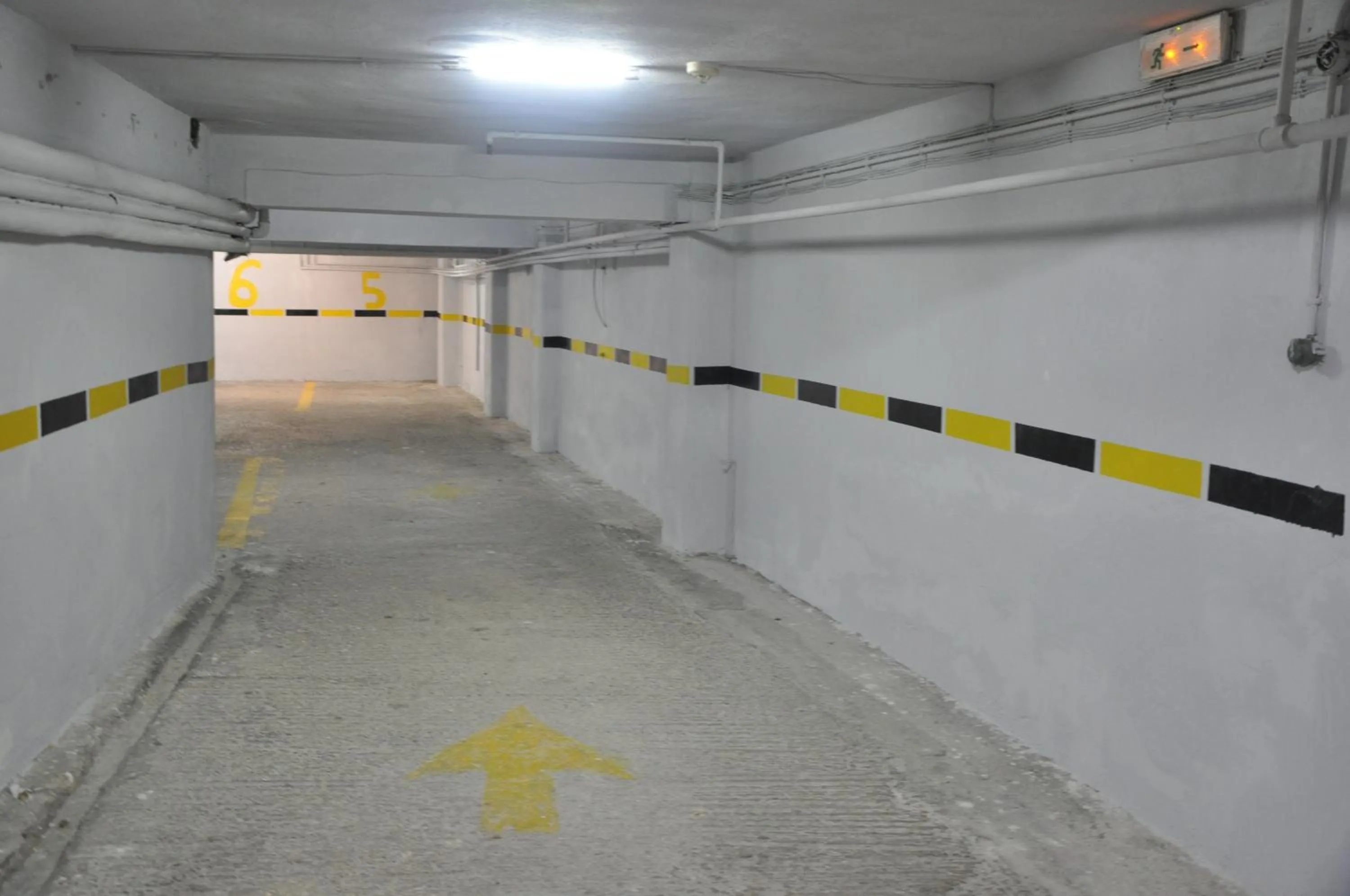 Parking in Hotel Samaras