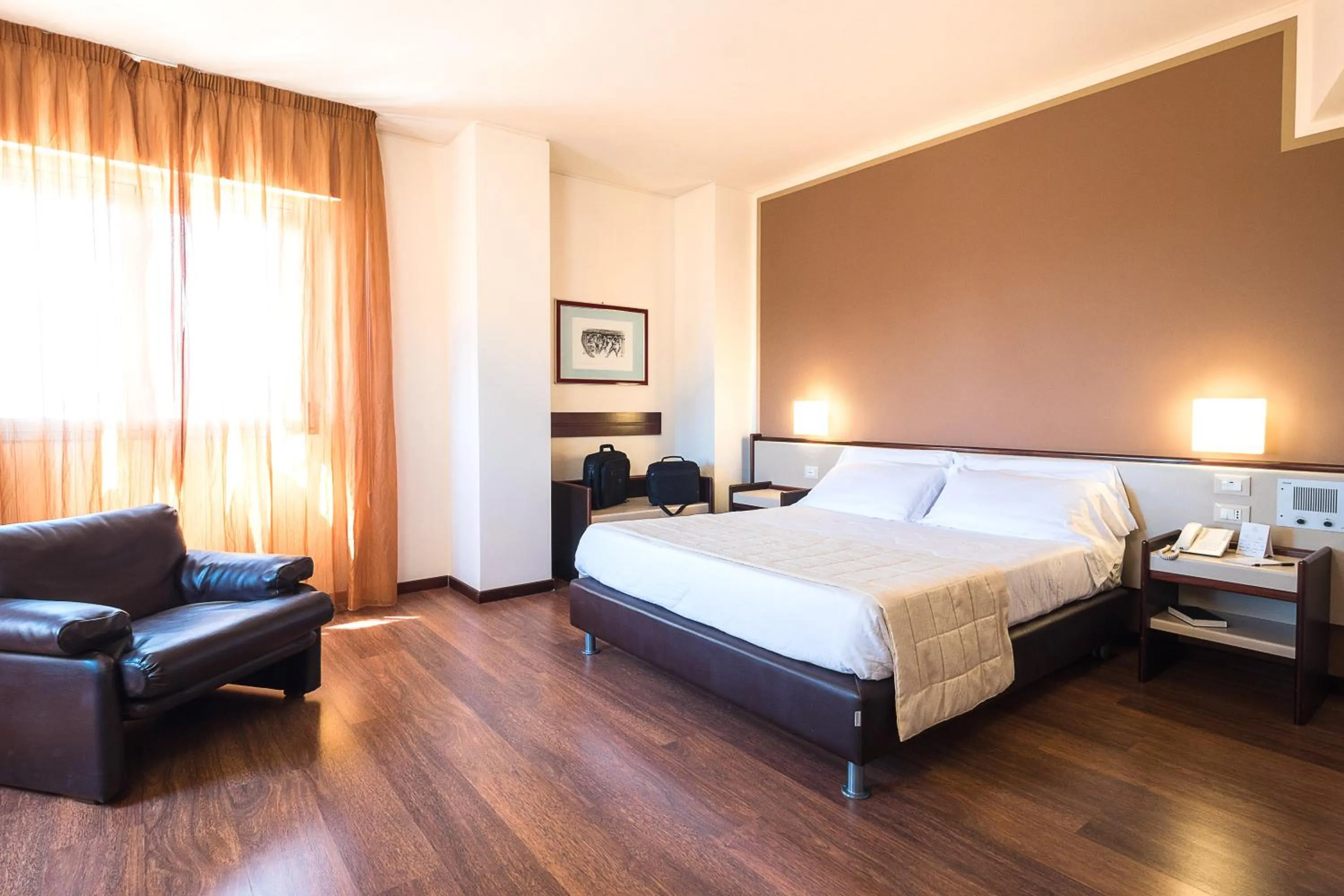 Bedroom, Bed in Astoria Palace Hotel