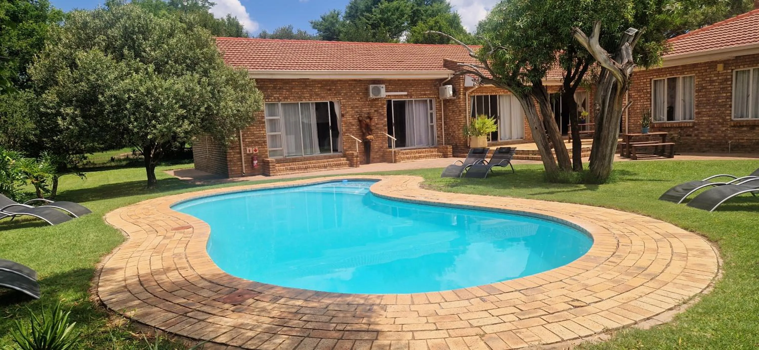 Pool view in Tamboti Bush Lodge