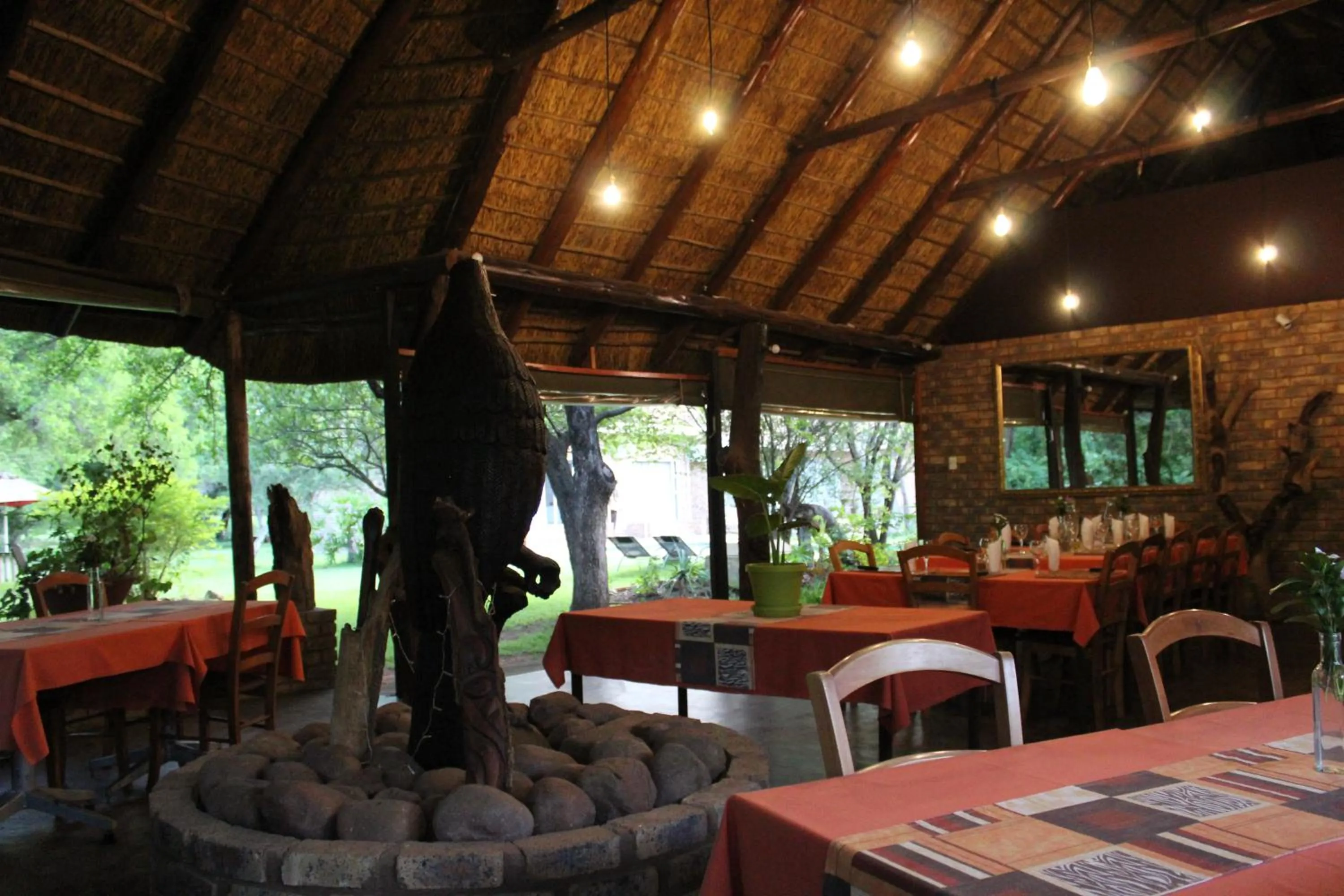 Restaurant/places to eat in Tamboti Bush Lodge