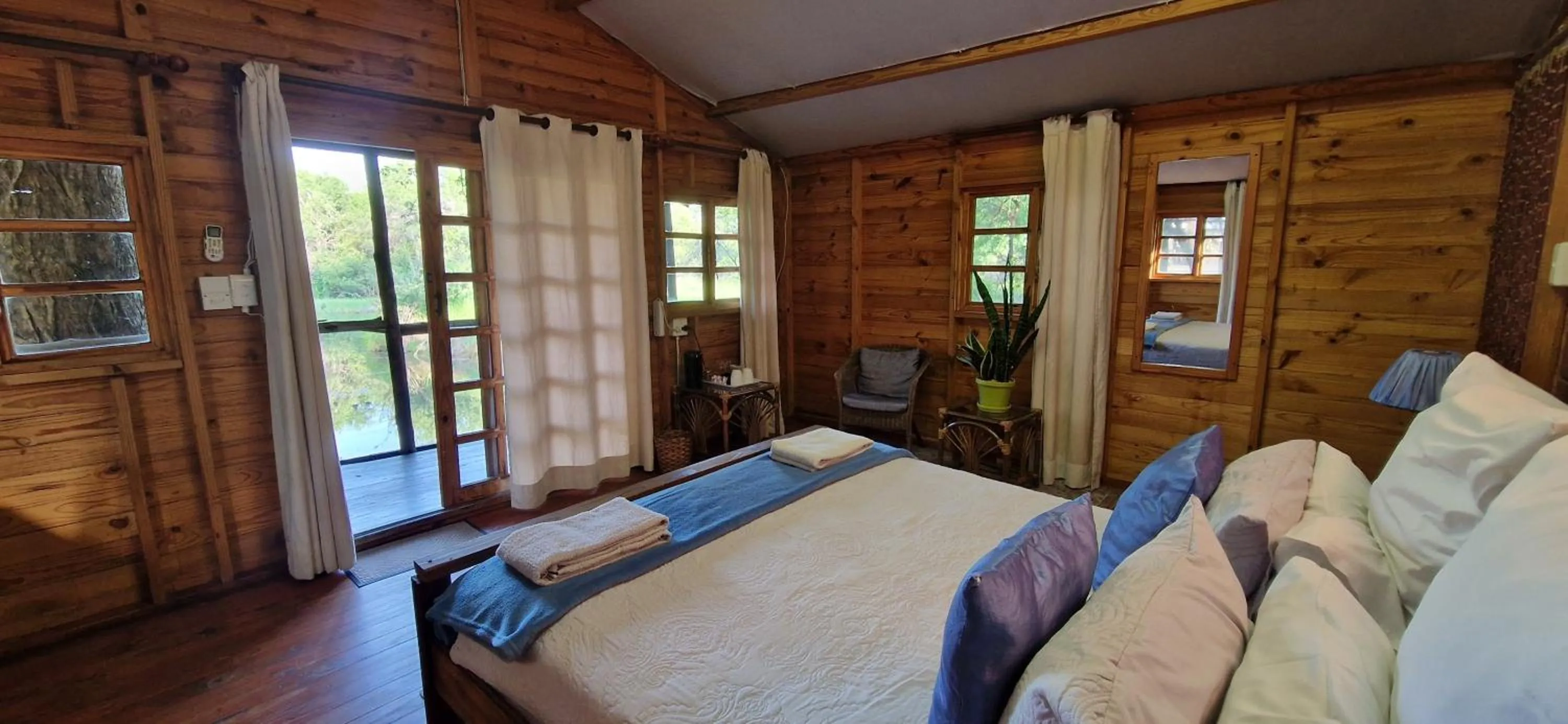 Bed in Tamboti Bush Lodge