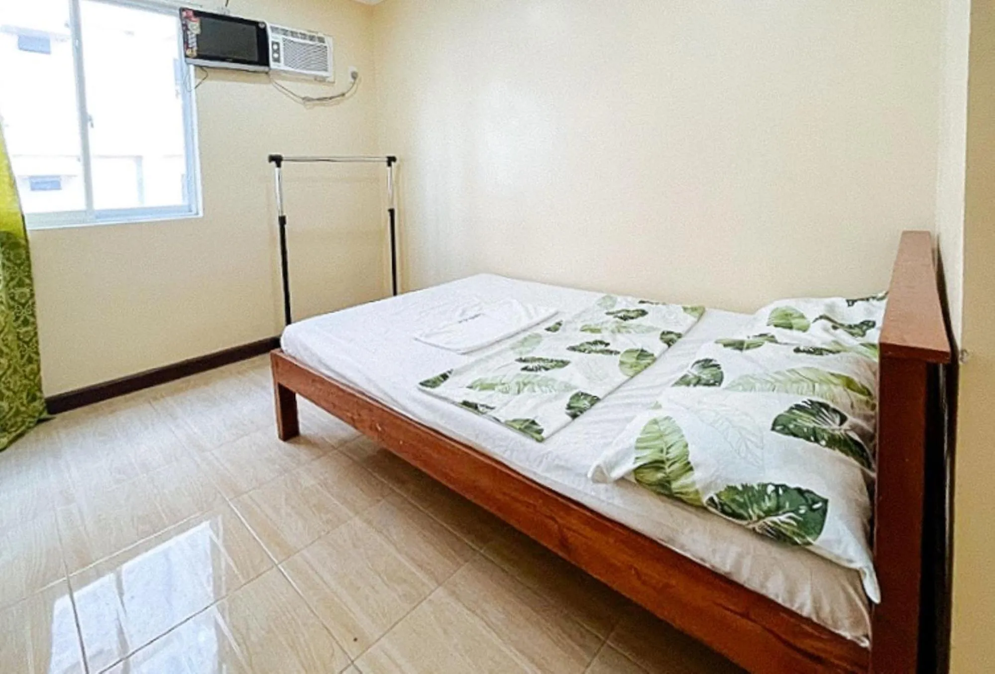 Photo of the whole room, Bed in Flogel Amore Pension House