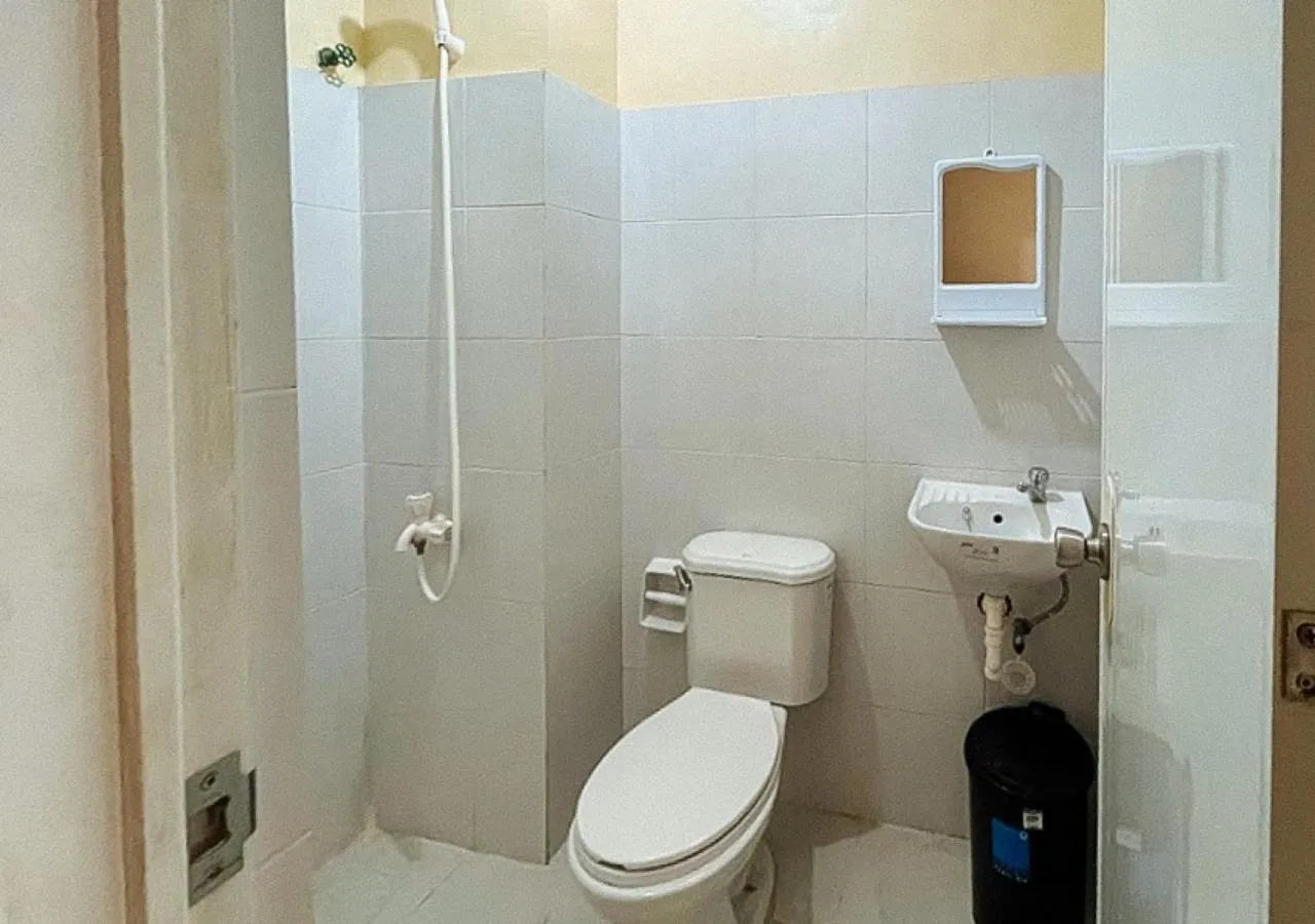 Bathroom in Flogel Amore Pension House