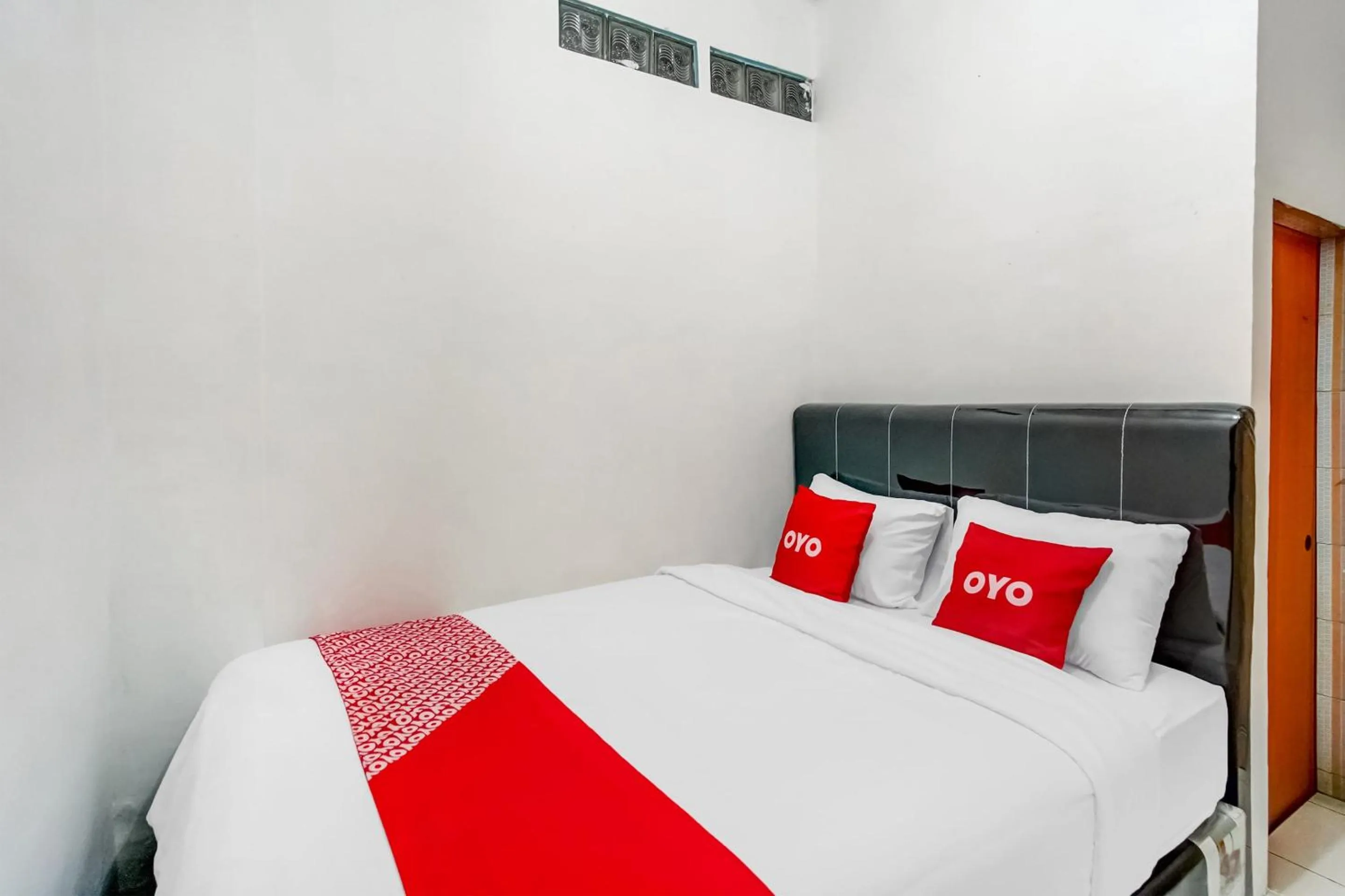 Bedroom, Bed in Hotel O Wilson HomestayNearRSU Bunda Thamrin