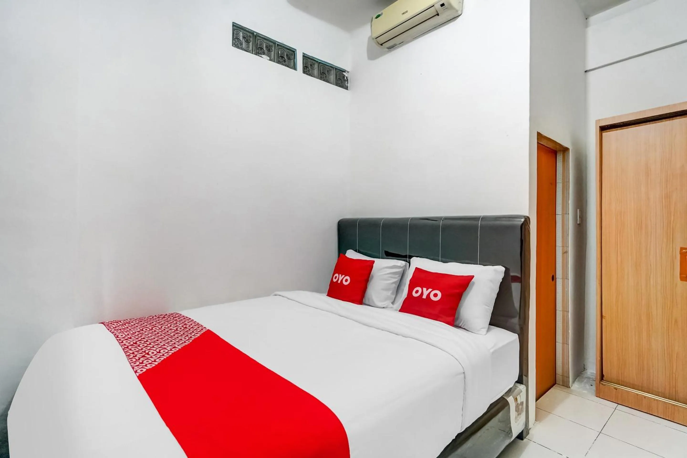 Bedroom, Bed in Hotel O Wilson HomestayNearRSU Bunda Thamrin