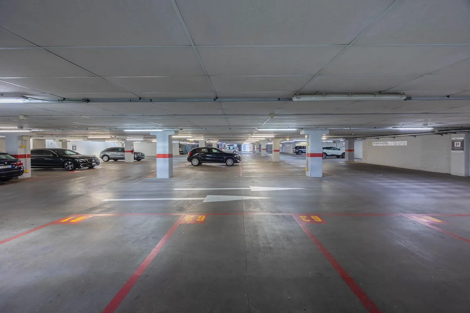 Parking in iH Hotels Milano Gioia