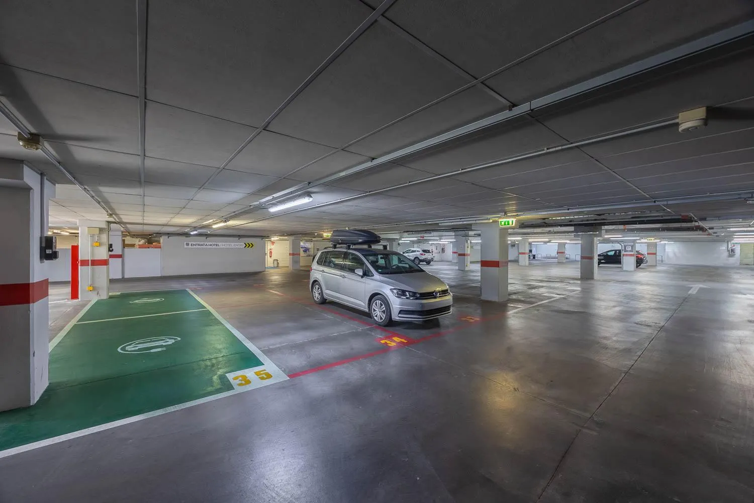 Parking in iH Hotels Milano Gioia