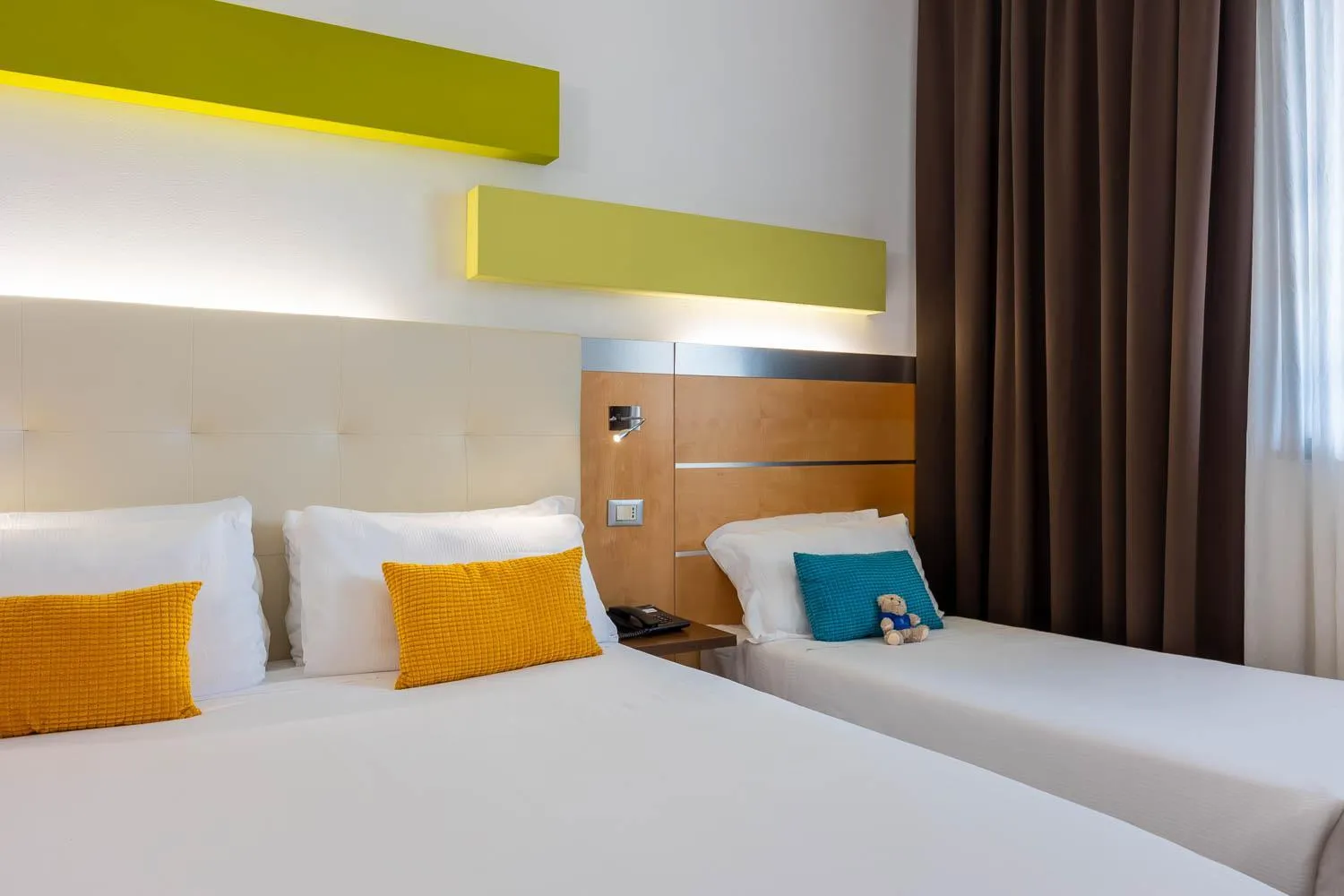 Bed in iH Hotels Milano Gioia