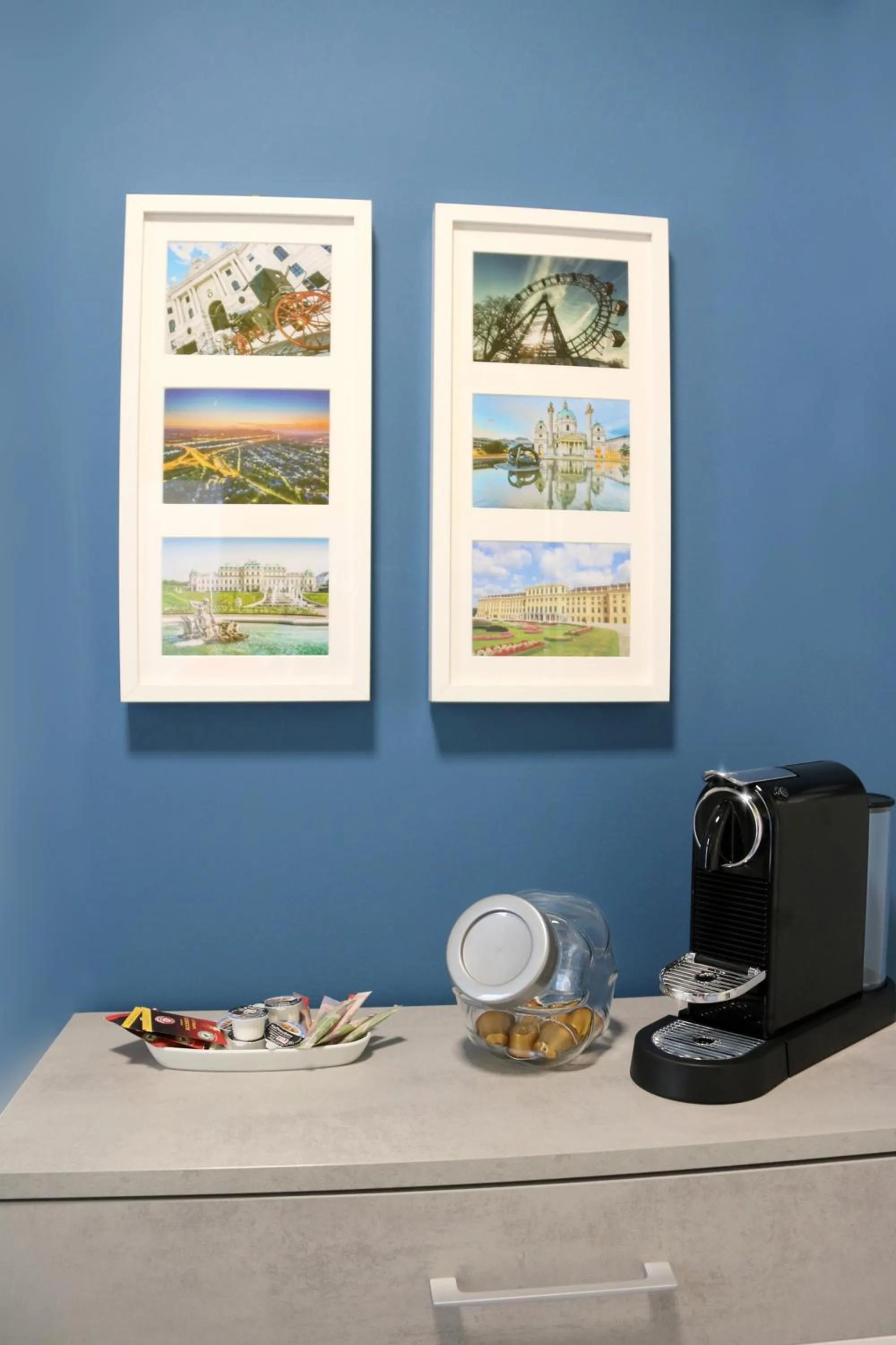 Coffee/tea facilities in Street Living Hotel - Apartments