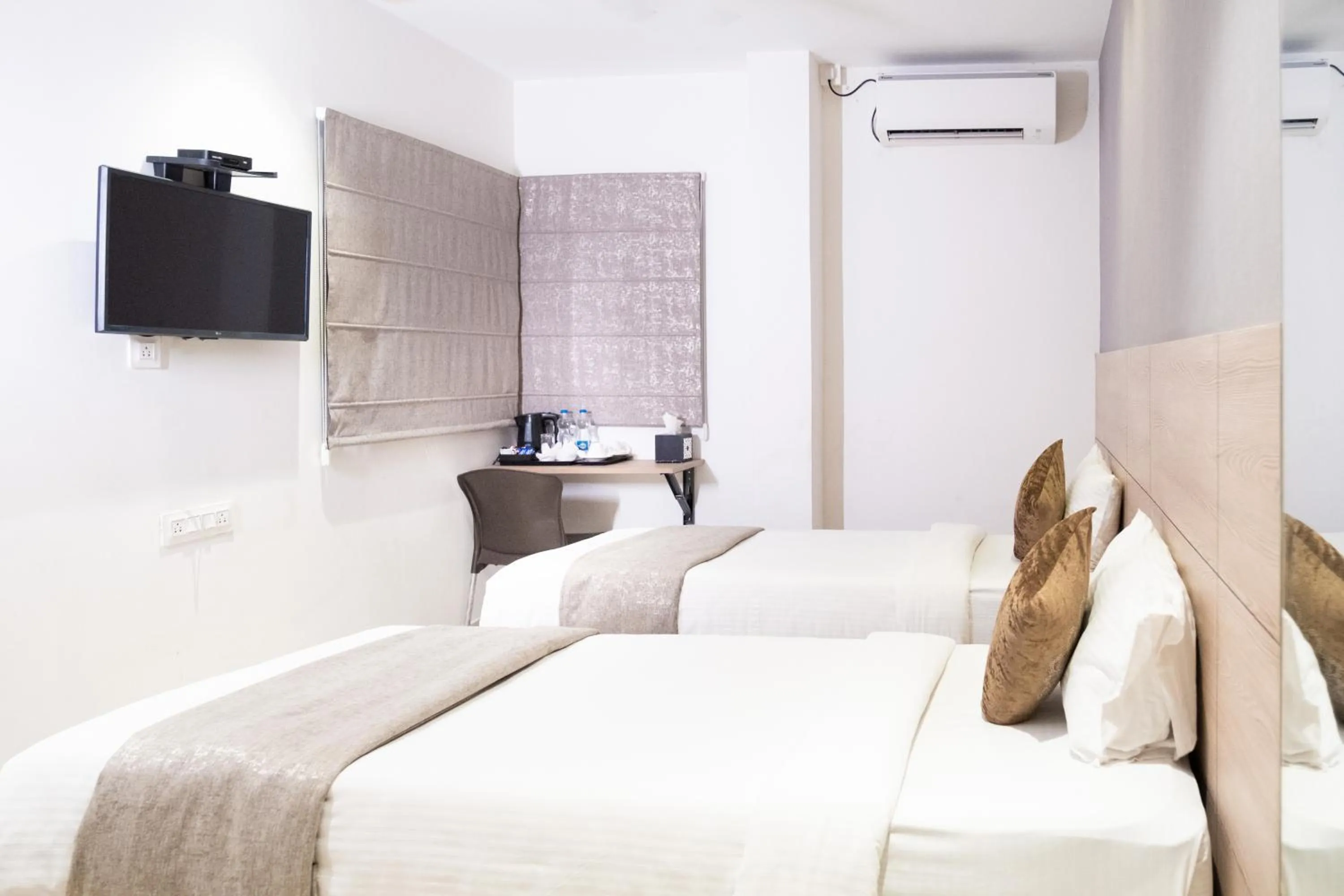 Photo of the whole room, Bed in Hypons Hotel